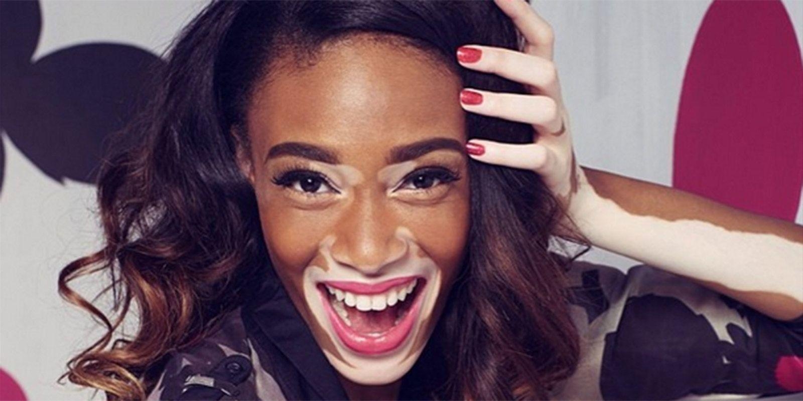 1600x800 Winnie Harlow White, Dual Screen