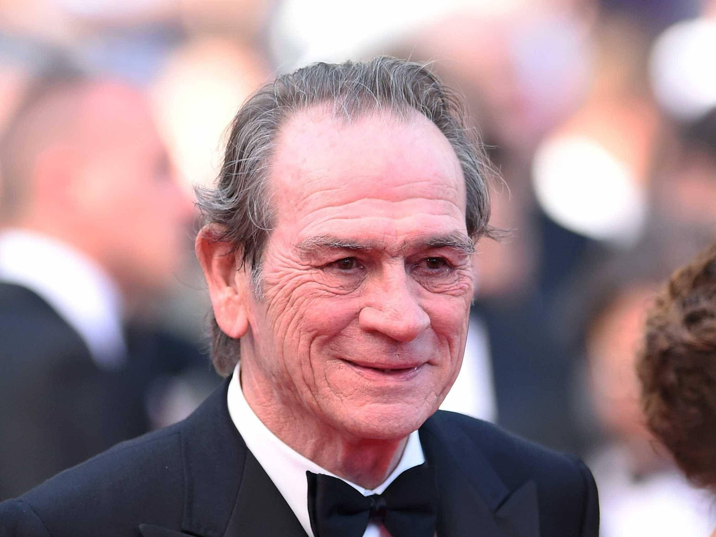 2290x1720 Tommy Lee Jones Wallpaper Background, Desktop