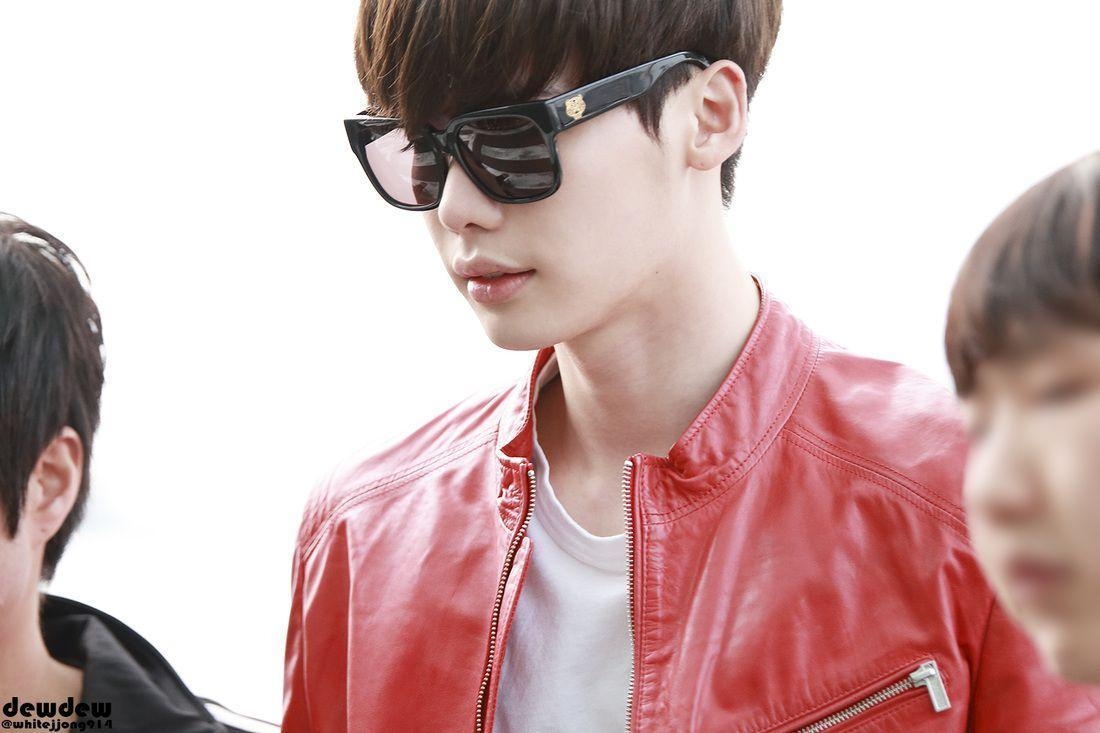 1100x740 PIC 140327 Lee Jong Suk at Incheon Airport Going to Hong Kong, Desktop