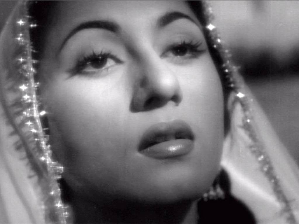 1030x770 Desktop Wallpaper: MADHUBALA. The Eternal Beauty of Bollywood, Desktop