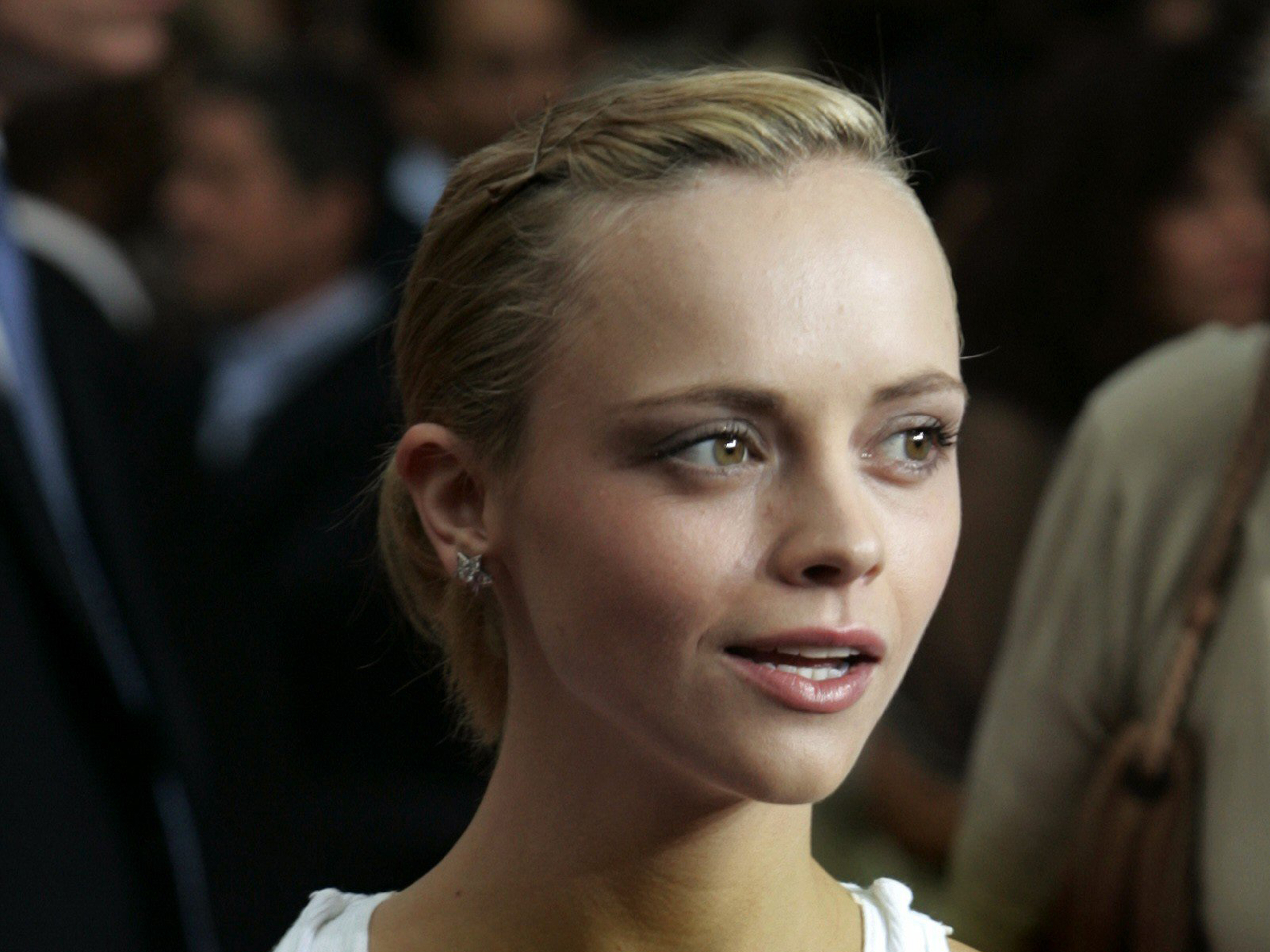 2560x1920 Awesome Christina Ricci clipart and image, Desktop