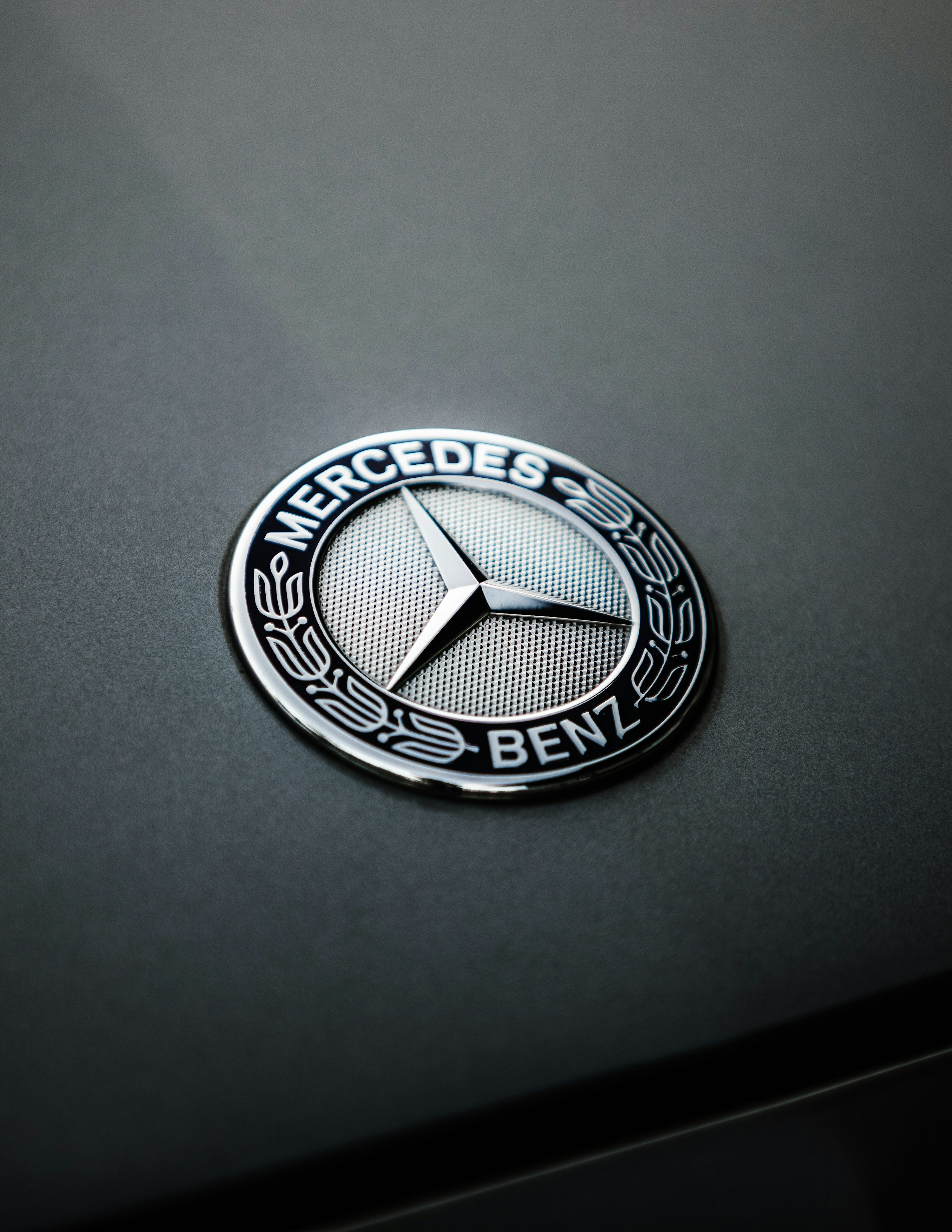 3000x3890 Mercedes Benz Logo Picture, Phone