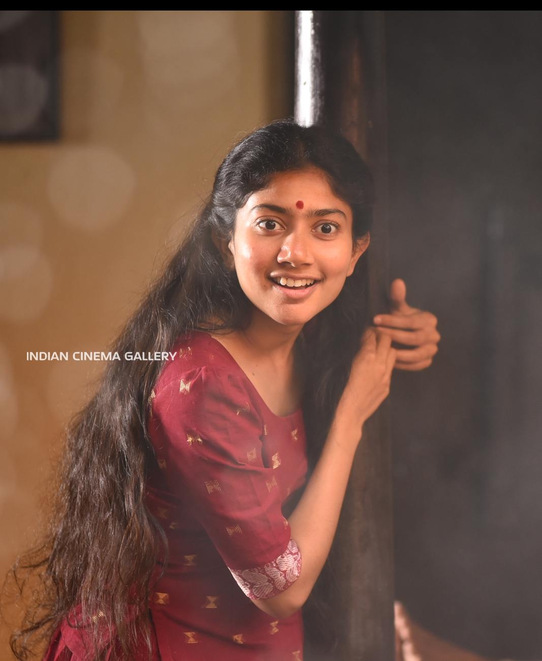 1070x1300 Sai Pallavi Actress Photo Stills Gallery, Phone