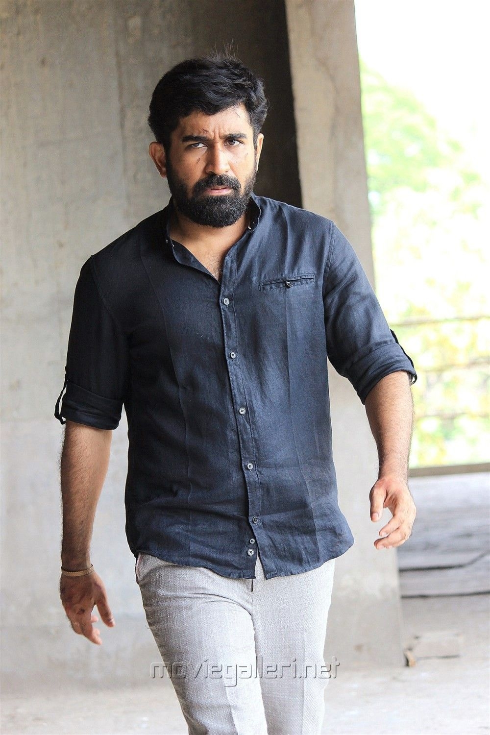 1000x1500 Pichaikaran Movie Image. Vijay Antony. Satna Titus. New Movie, Phone