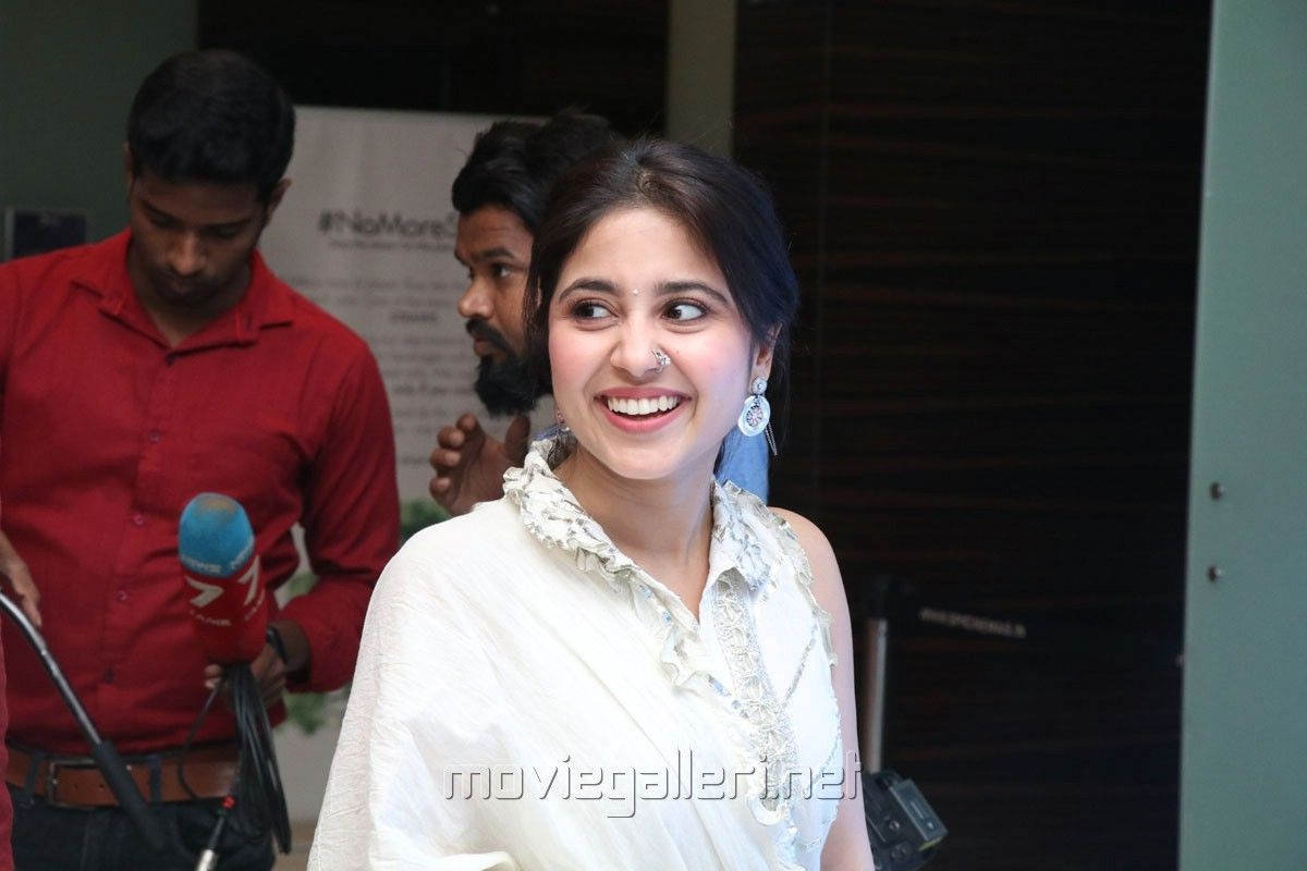 1200x800 Actress Shweta Tripathi Photo Mehandi Circus Audio Release. New Movie Posters, Desktop