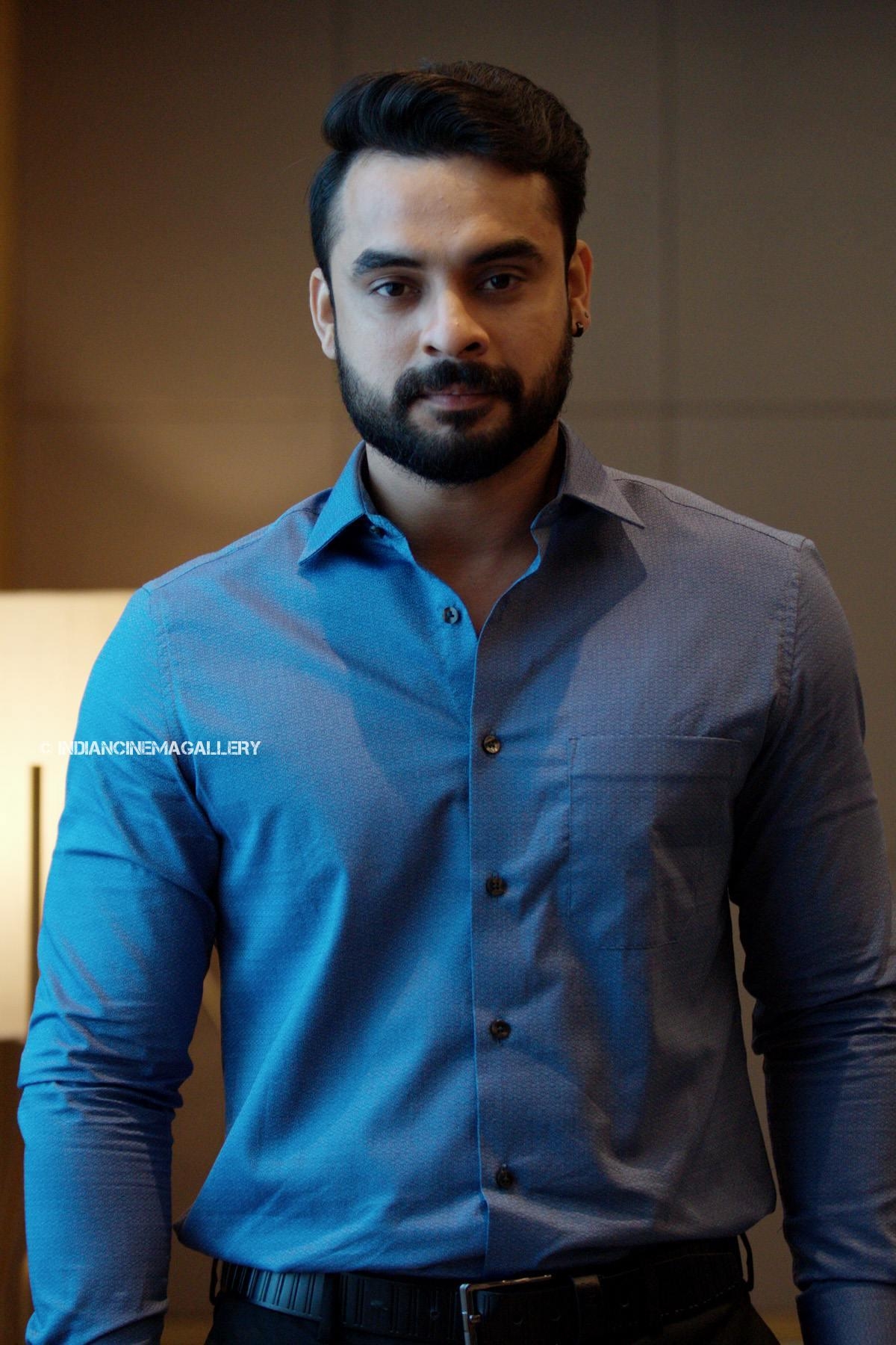 1200x1800 Tovino Thomas Photo Stills Gallery, Phone