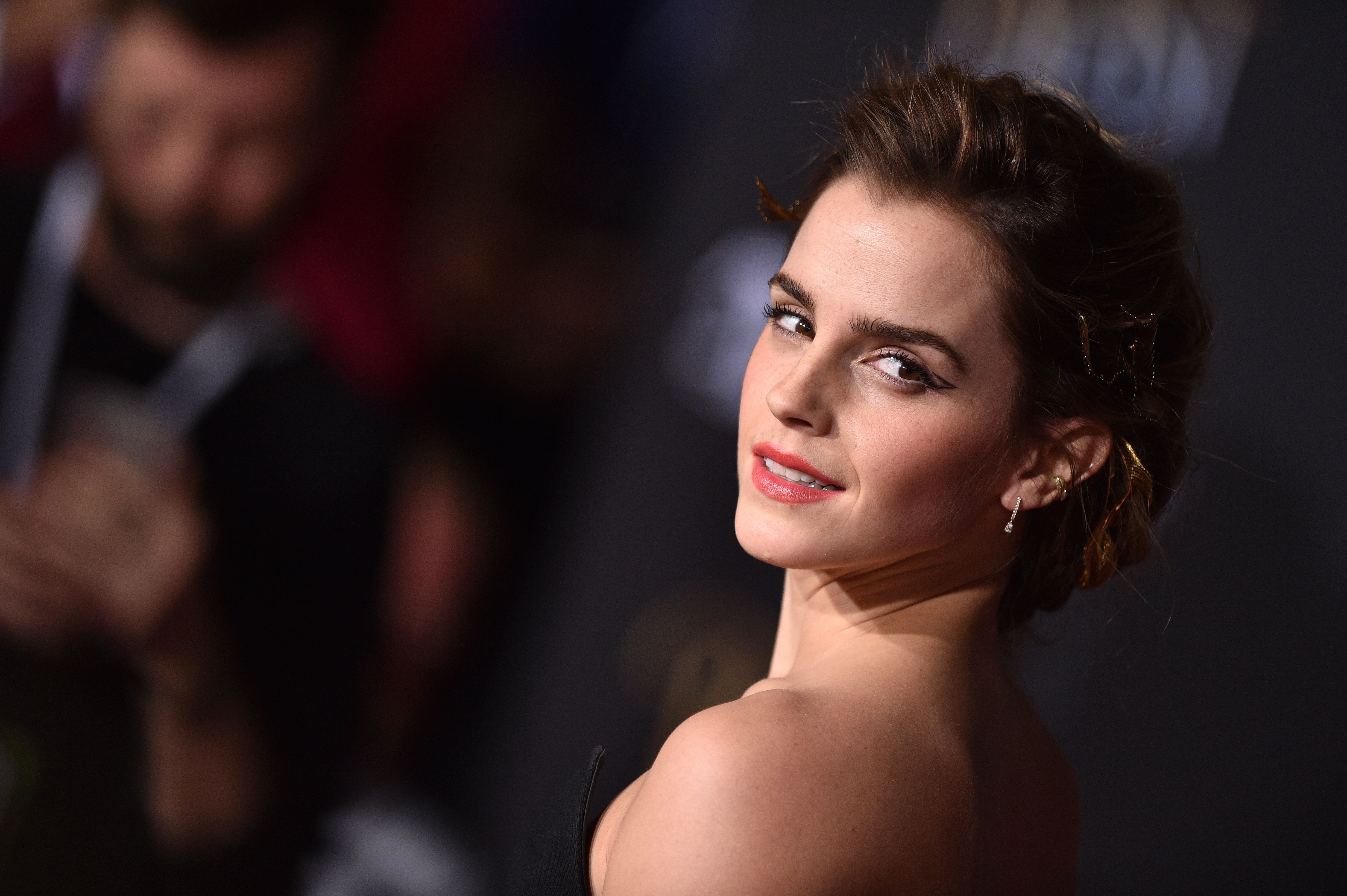 4930x3280 K Emma Watson K #wallpaper #hdwallpaper #desktop. Emma watson beauty and the beast, Emma watson, Brunette actresses, Desktop