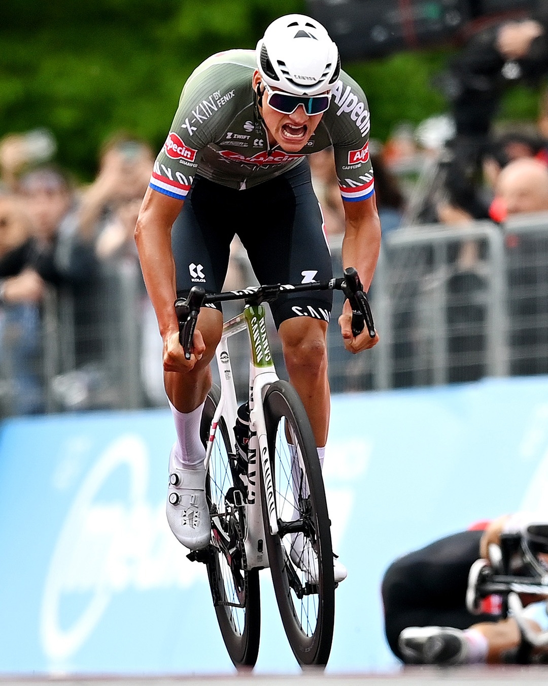 1080x1350 Mathieu Van der Poel Five stages, four different bikes, three different jerseys, Phone