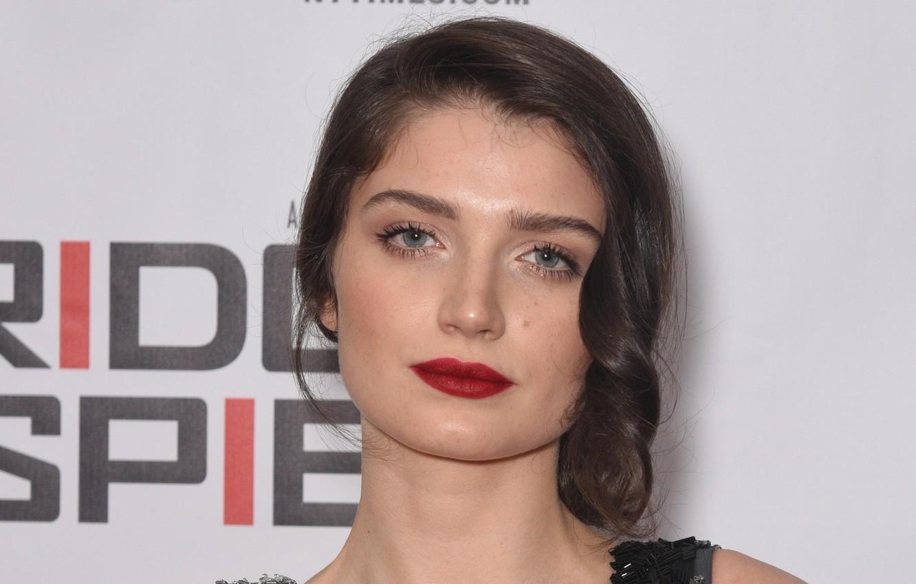 1340x850 Wallpaper look, portrait, makeup, actress, photohoot, Eve Hewson, Desktop