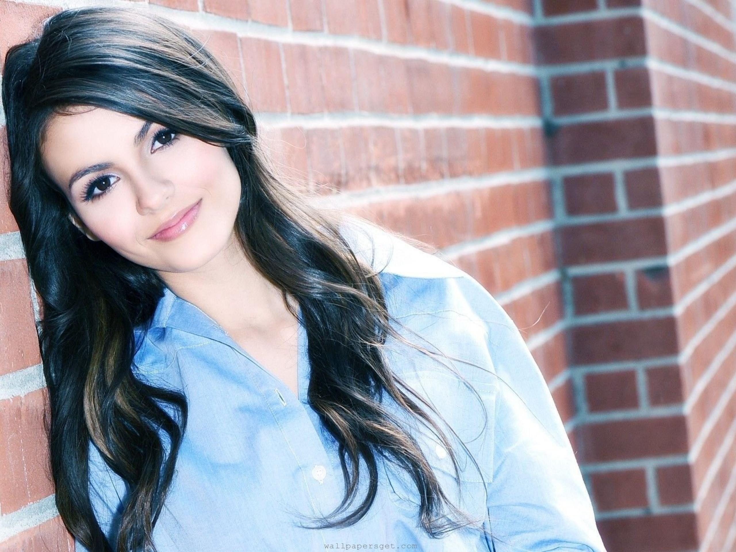 2560x1920 Victoria Justice HD Wallpaper, Desktop