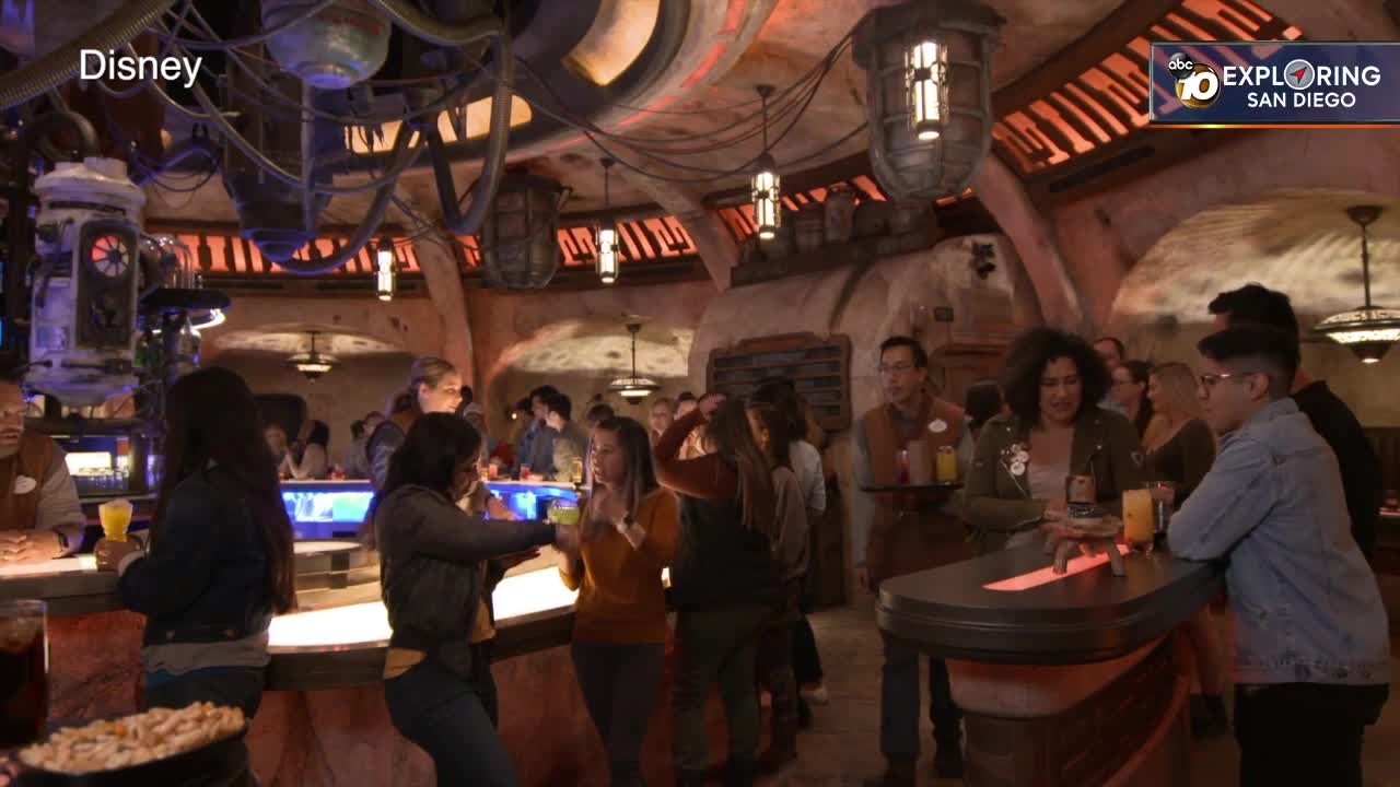 1280x720 Alcoholic, creative concoctions at 'Galaxy's Edge' cantina, Desktop