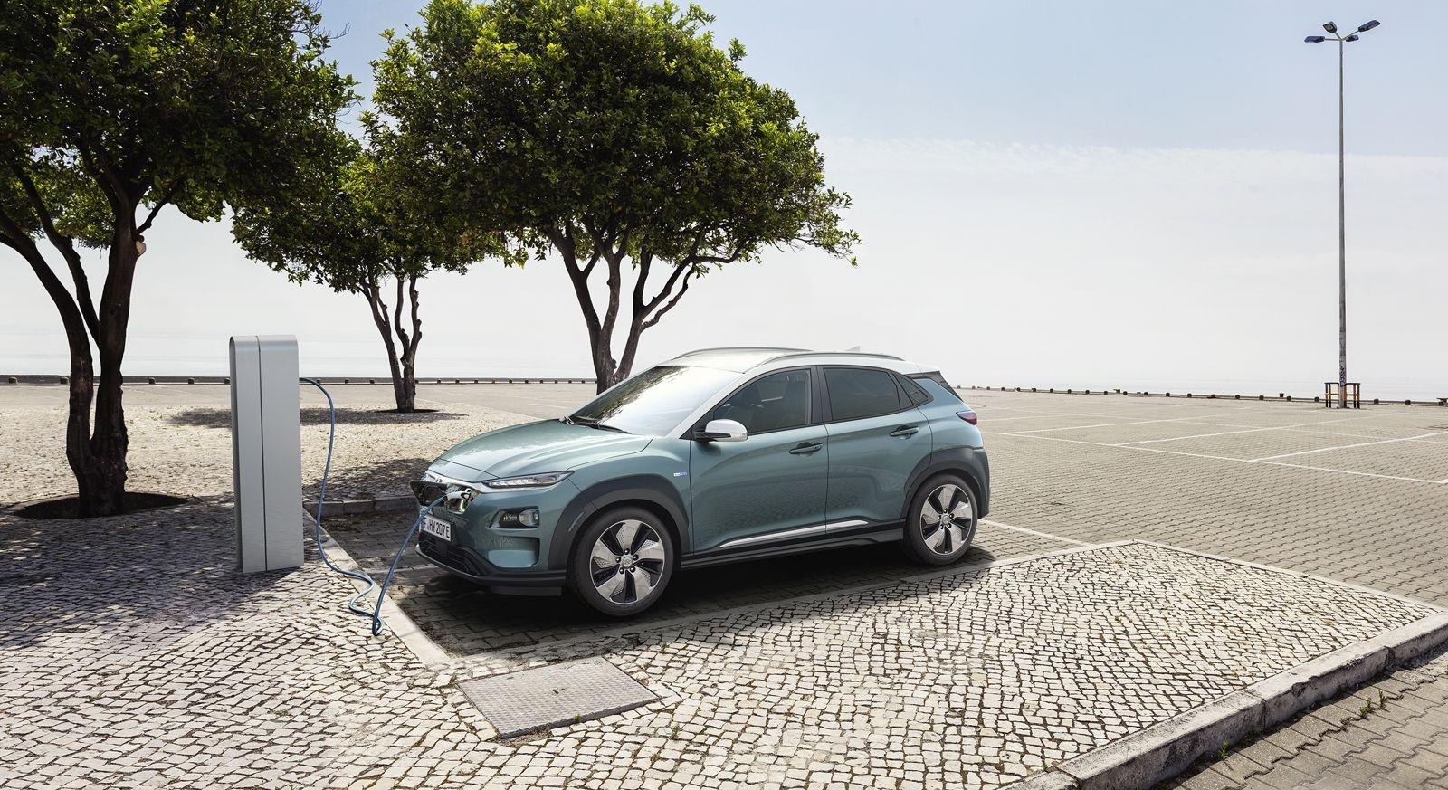 1600x880 Hyundai Kona Electric Debuts With 298 Miles of Driving Range, Desktop