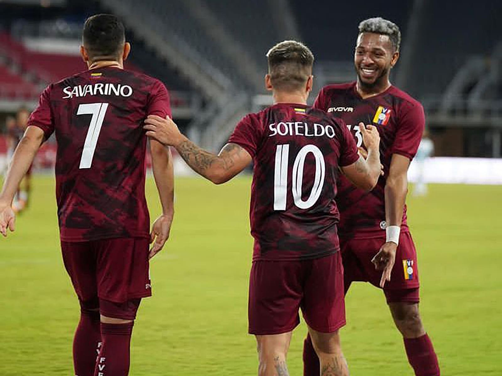 1600x1200 Tres jugadores de la Vinotinto, Desktop