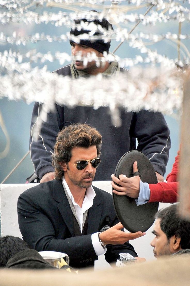 740x1110 Download Hrithik Roshan shoots in Shimla for 'Bang Bang' Wallpaper, Phone