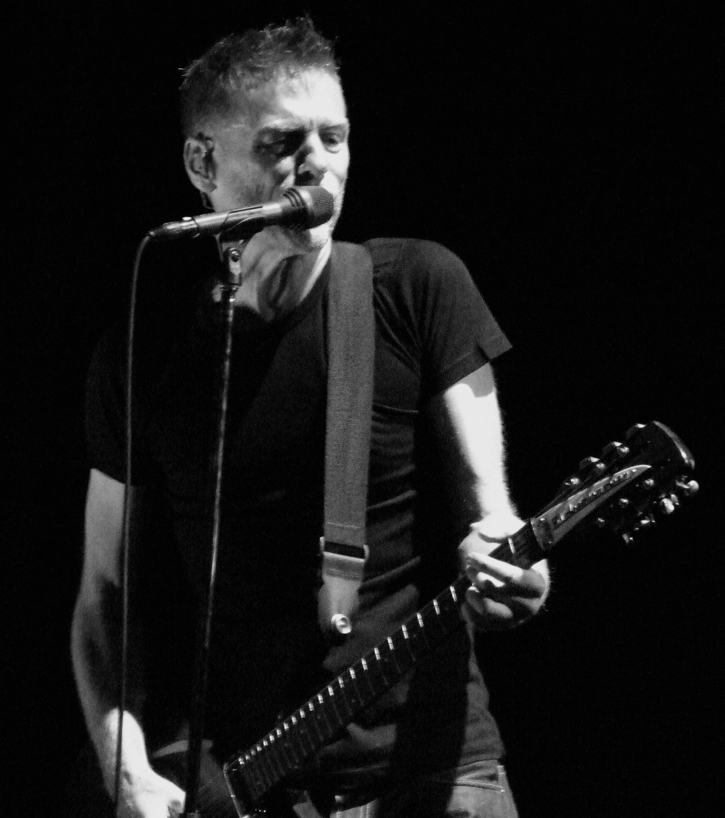 2320x2620 Bryan Adams HD Picture, Phone