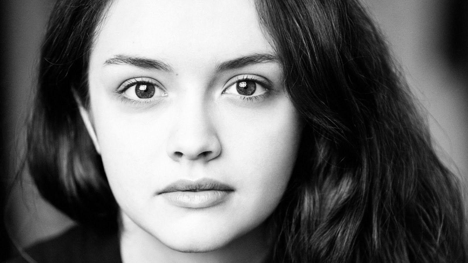 1600x900 HD Photo 1080p For Desktop Background: Olivia Cooke Hot Photo, Desktop