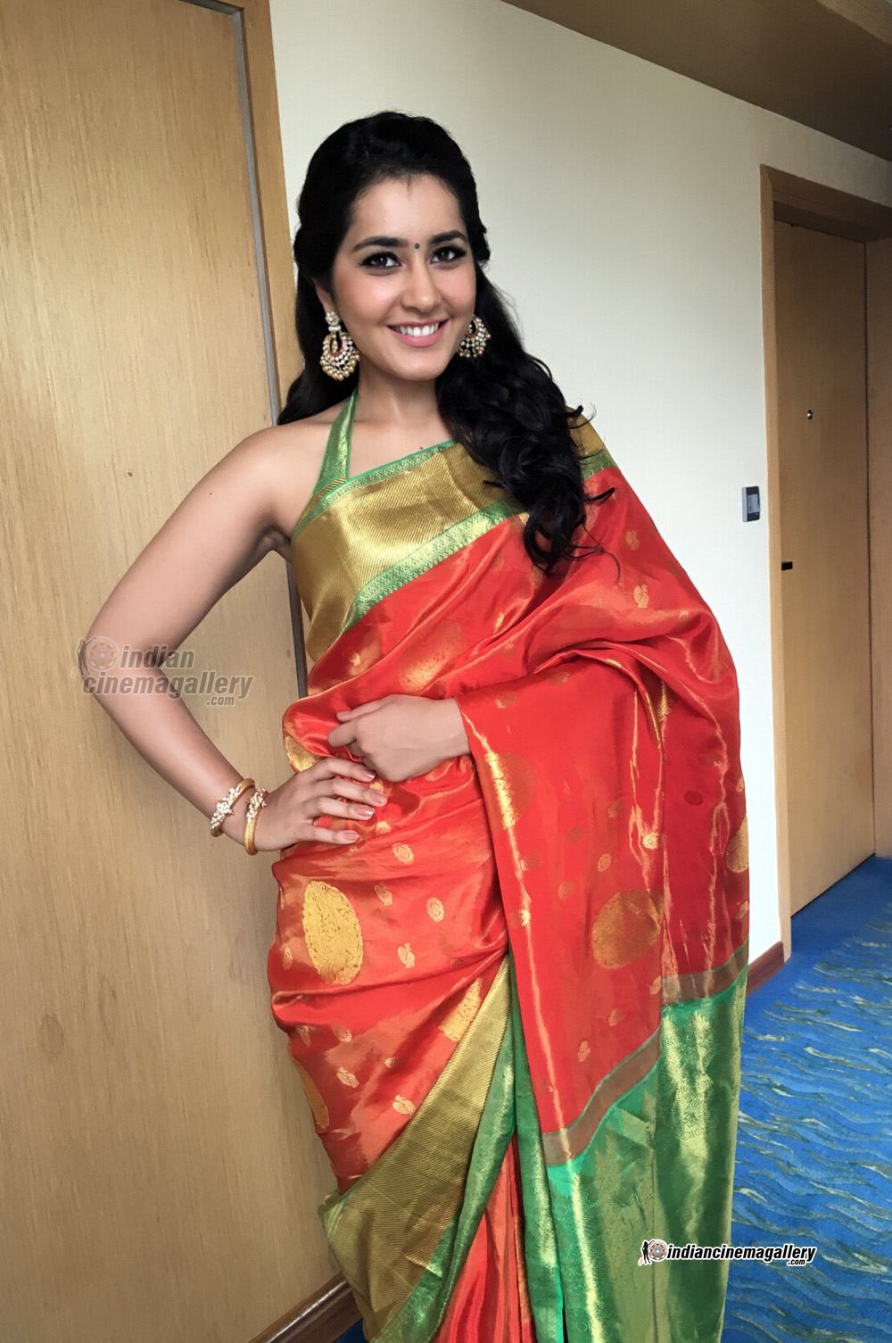 1000x1510 Rashi Khanna In Saree Pics 26399, Phone