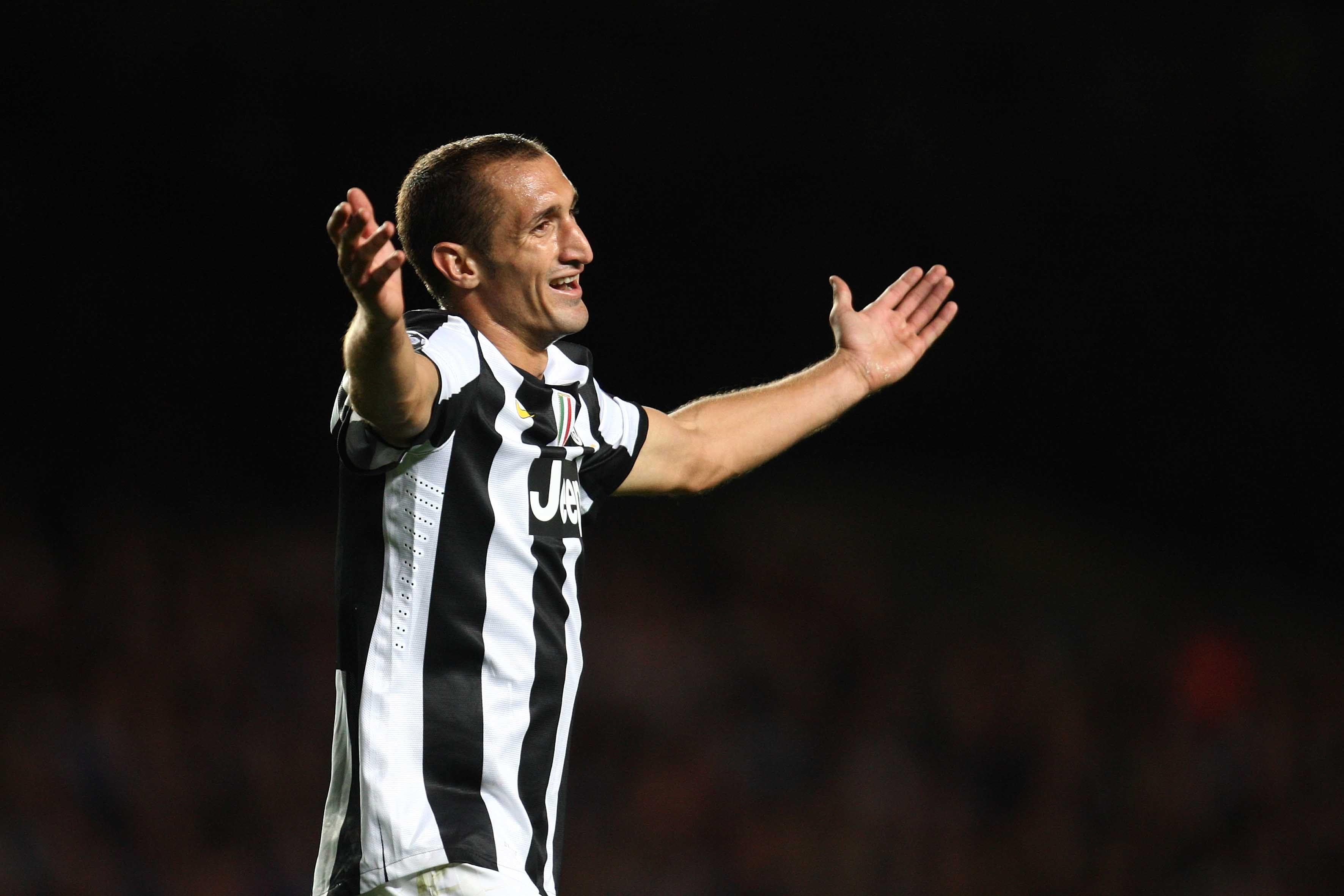 3550x2370 The player of Juventus Giorgio Chiellini on black background, Desktop