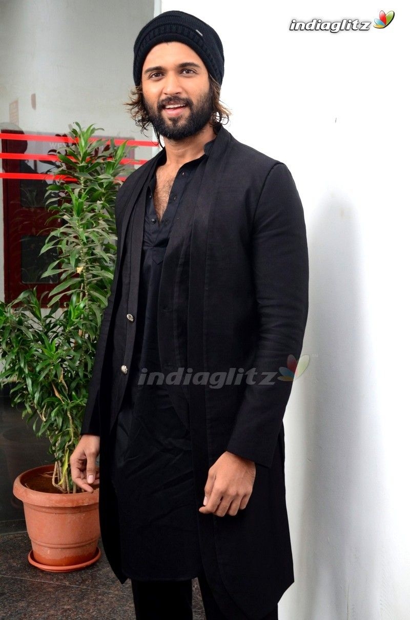 800x1210 Vijay Devarakonda Photo Actor photo, image, gallery, Phone