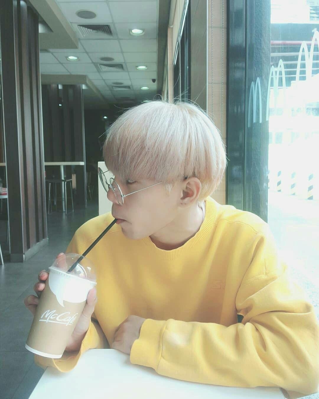 1080x1350 Boyfriend look Stell SB19 Yellow Aesthetic. SB19 in 2019, Phone