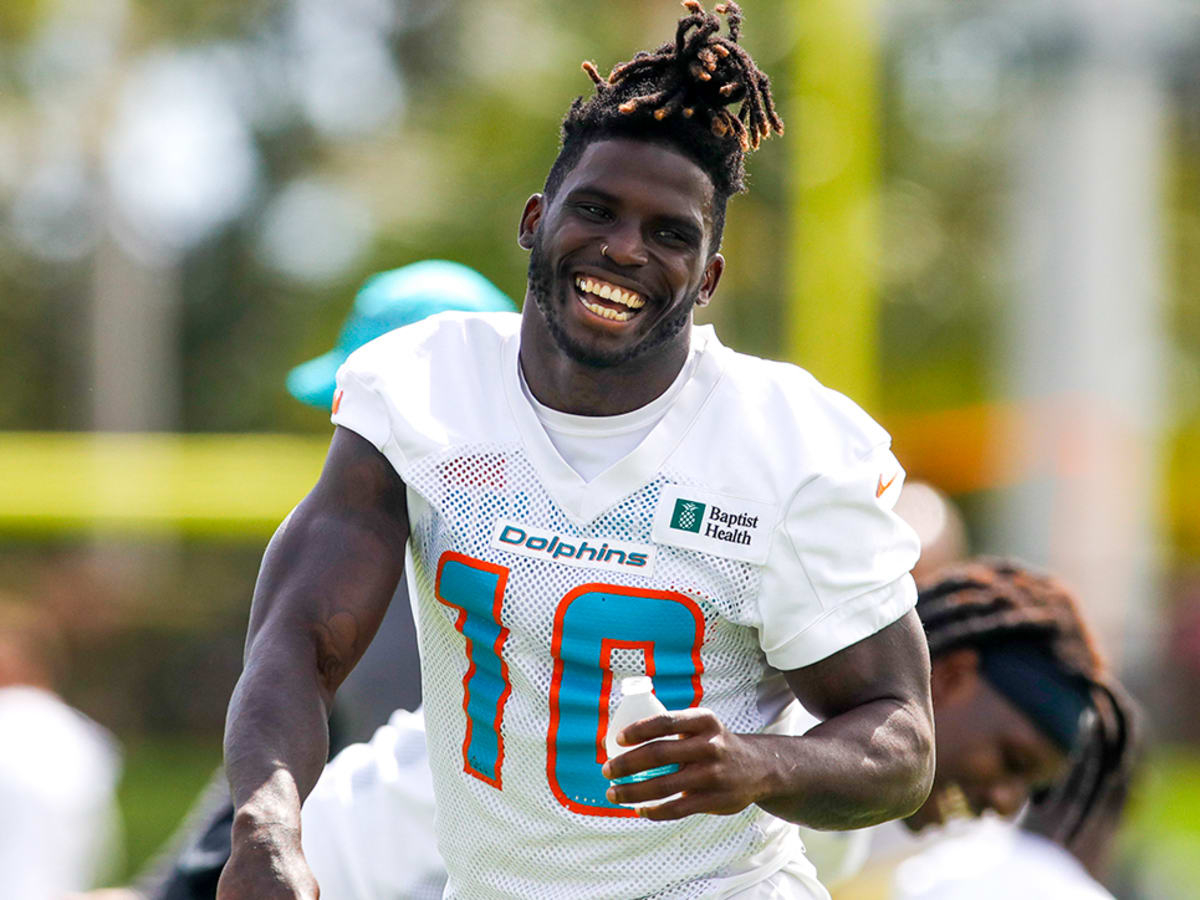 1200x900 Tyreek Hill Says 2022 Dolphins Comparable to Super Bowl Champion Chiefs, Desktop