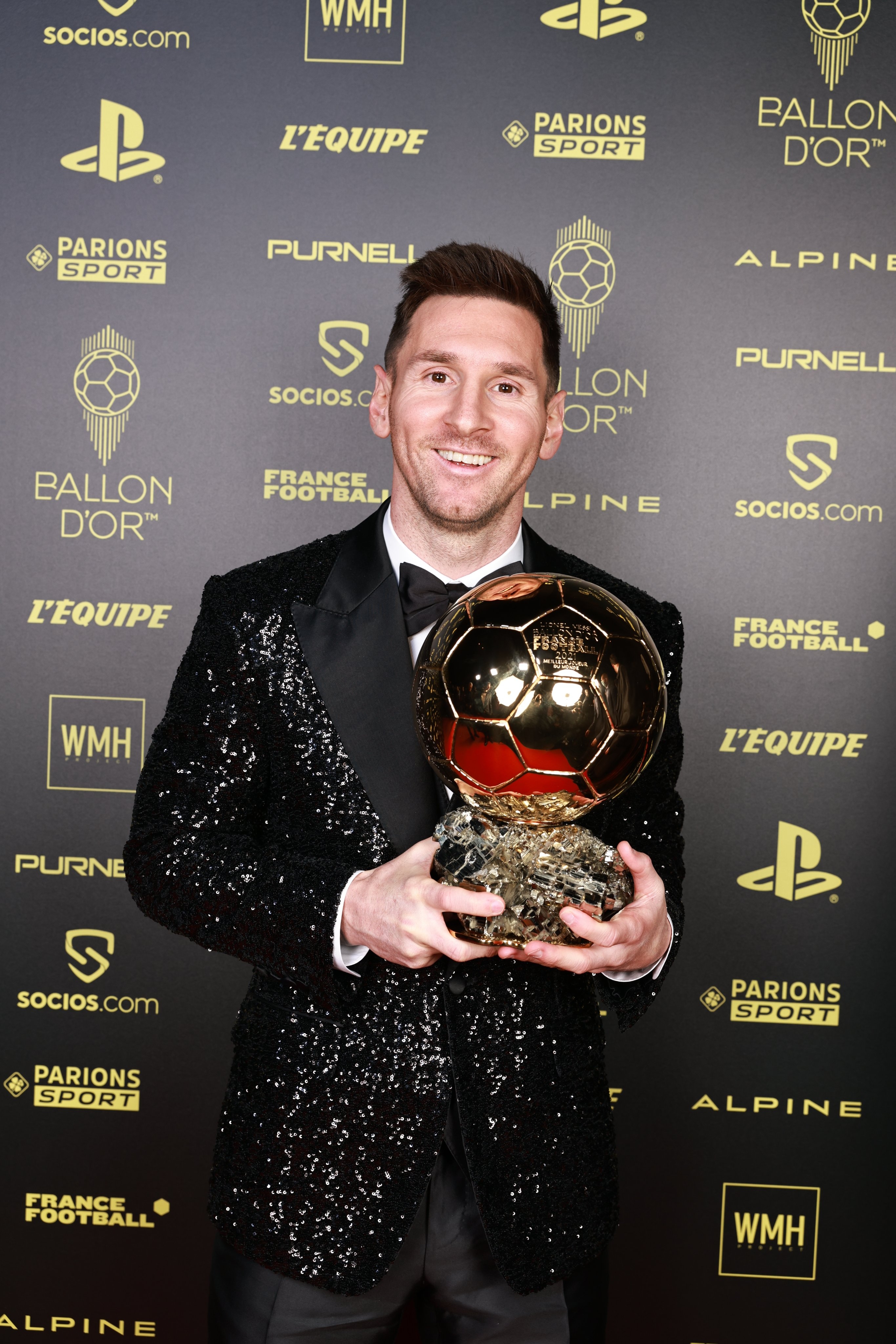 2740x4100 Leo Messi 2021 Ballon d'Or wallpaper, Phone