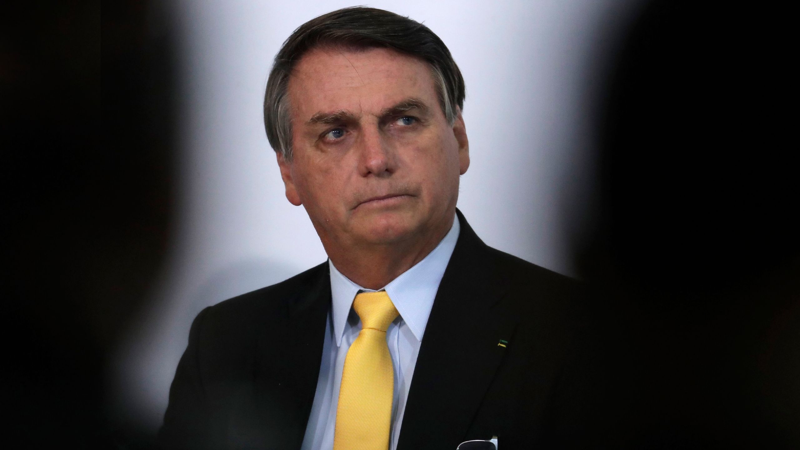 2560x1440 Brazil's Bolsonaro rejects coronavirus vaccine from China, Desktop