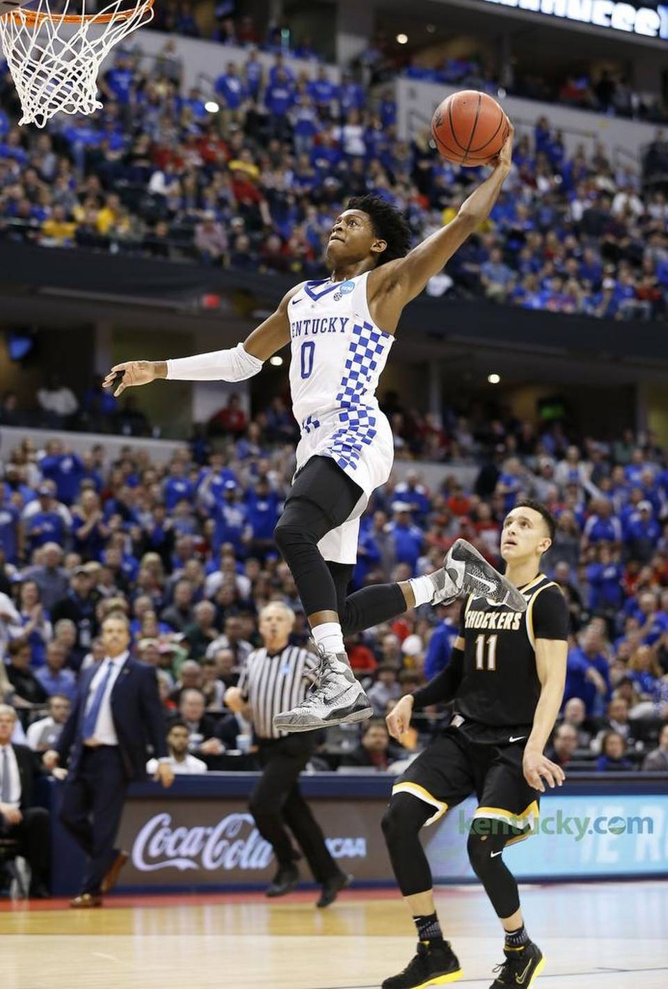 960x1430 Kentucky Wildcats guard De'Aaron Fox (0) soared to the basket on his, Phone