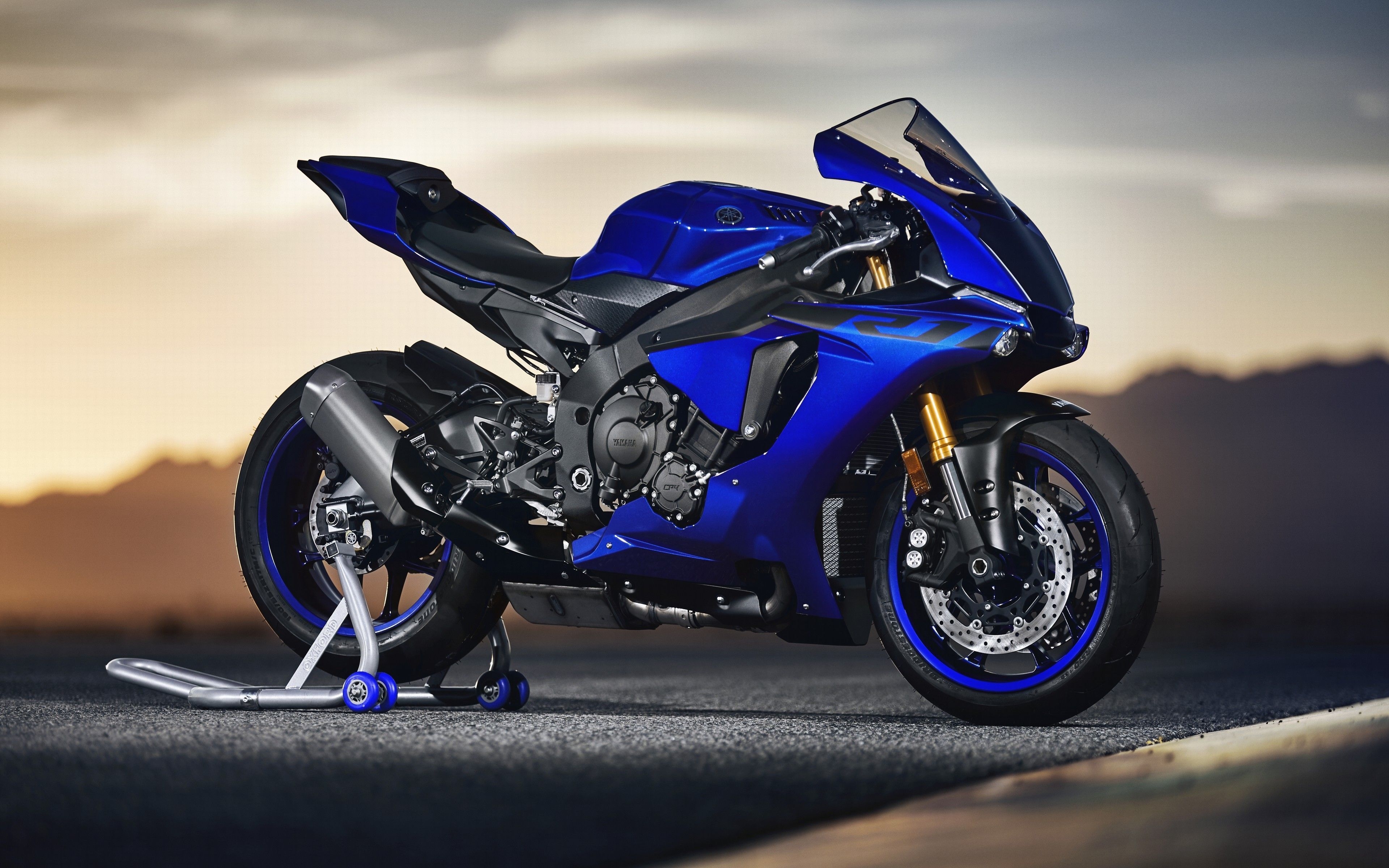 3840x2400 Yamaha R1 HD Wallpaper, Desktop