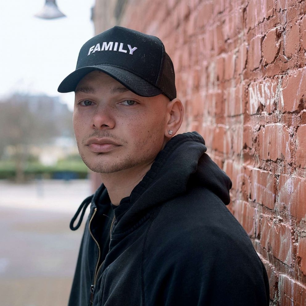 1000x1000 Kane Brown talks upcoming album and giving back to his hometown Morning America, Phone