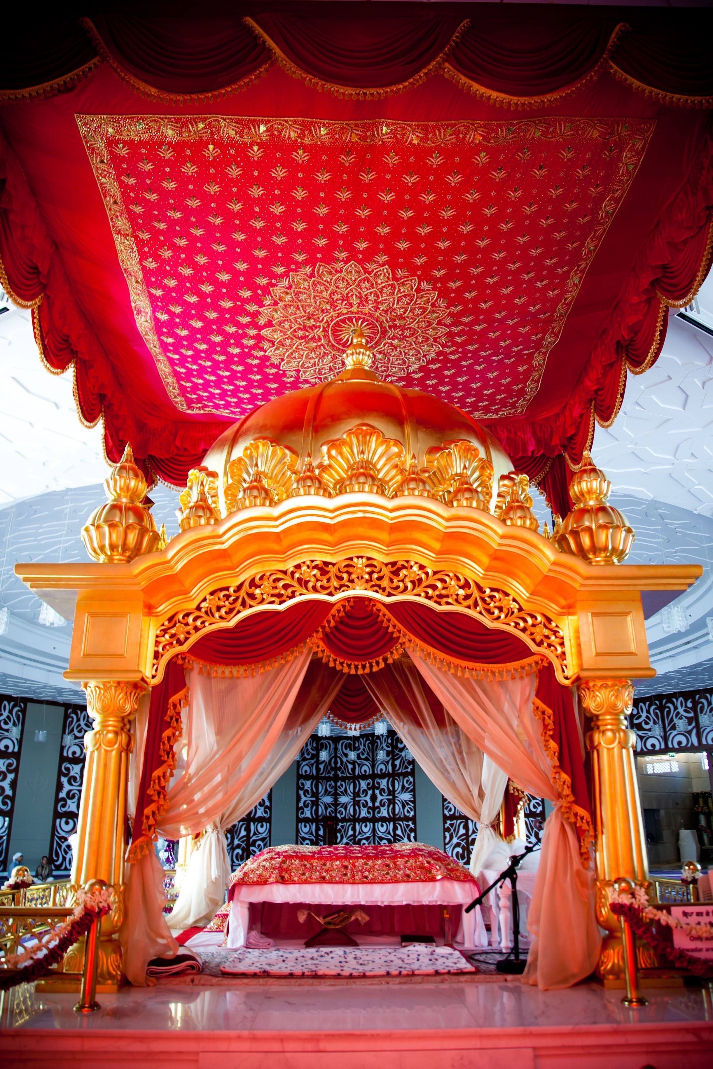 2450x3670 Inside of a Gurudwara. Mandap decor, Quotes about god, Mandap, Phone