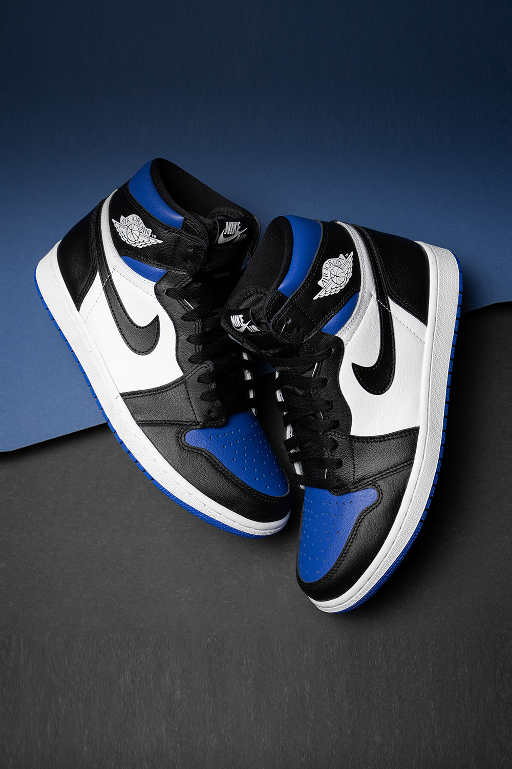 1000x1500 Air Jordan 1 Retro High OG Royal Toe 041. Jordan shoes girls, Black nike shoes, Shoes sneakers nike, Phone