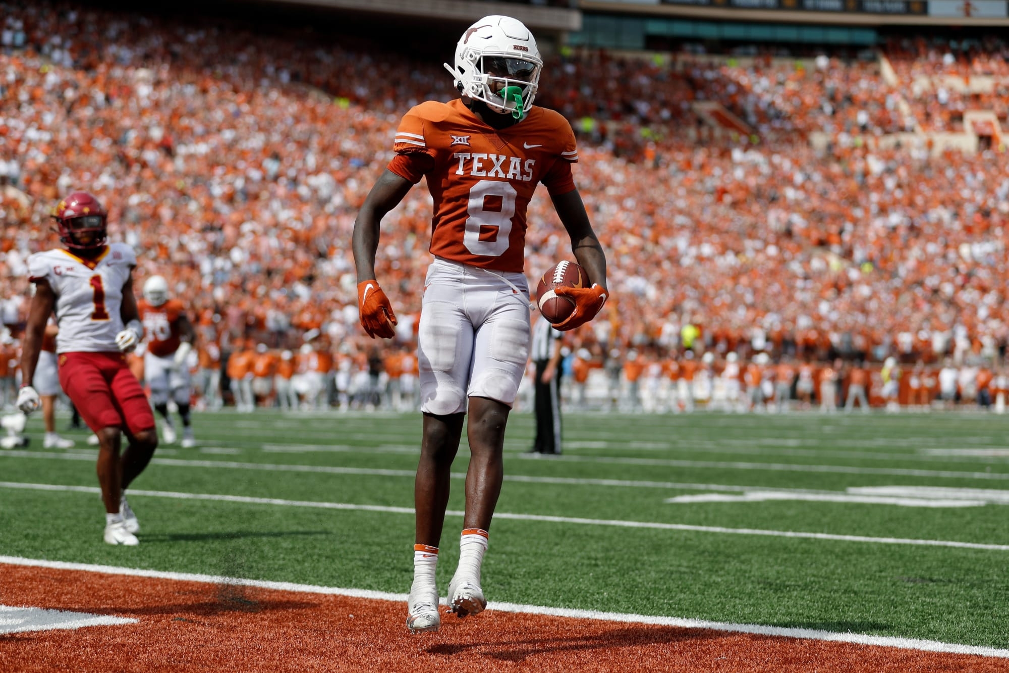 2000x1340 Texas football WR Xavier Worthy, Desktop