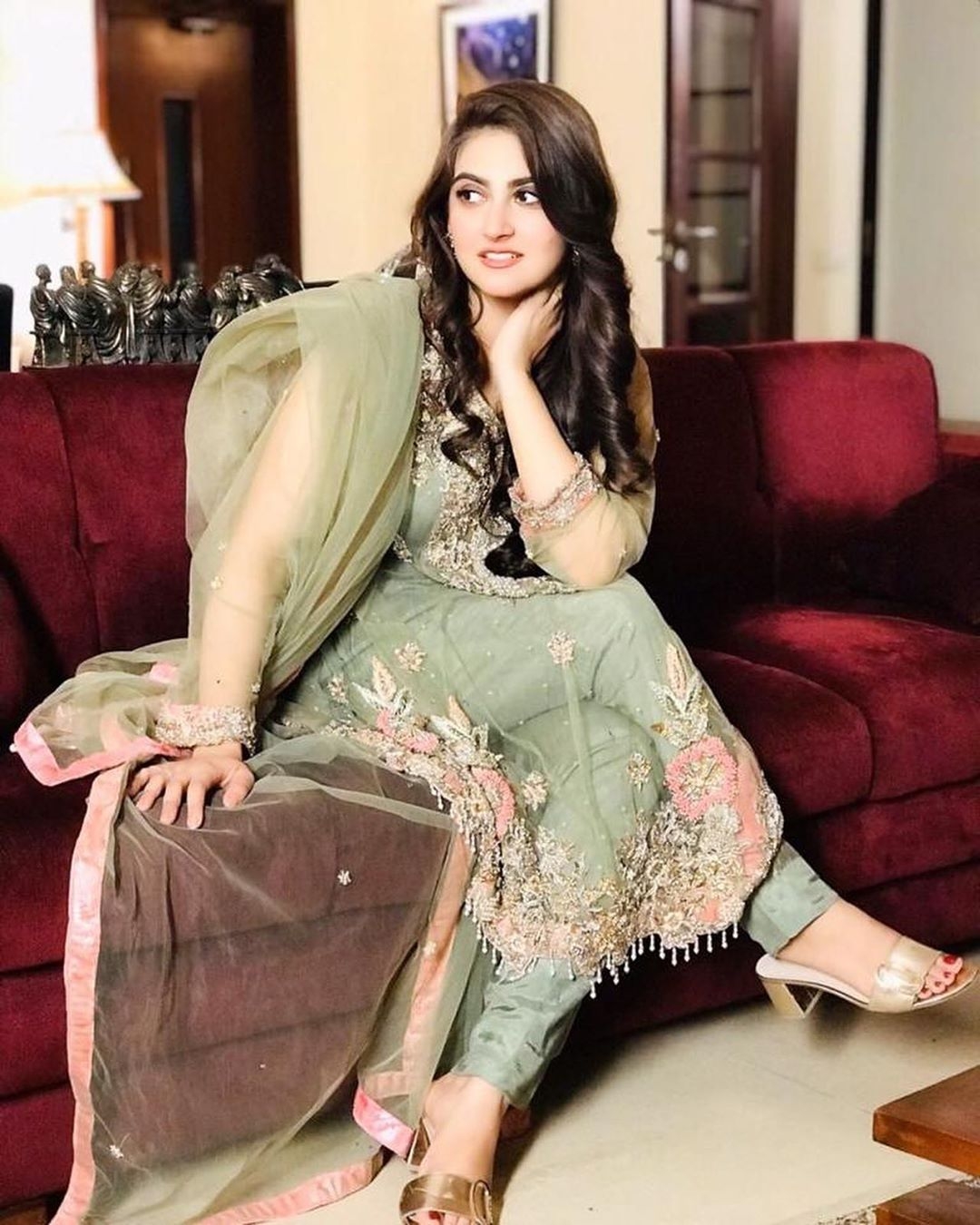 1080x1350 Latest Beautiful Picture of Actress Hiba Bukhari. Pakistani Drama Celebrities, Phone