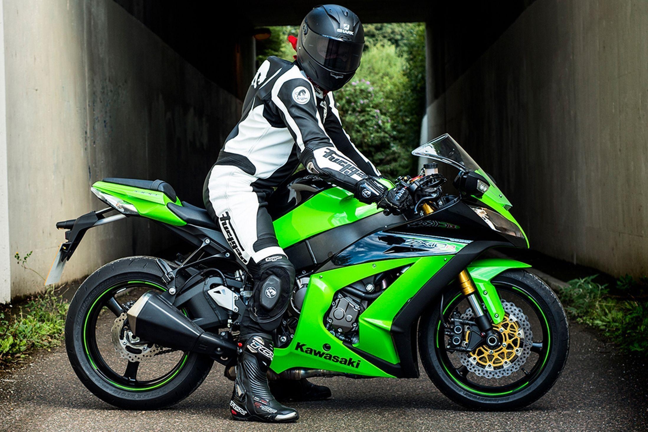 2200x1470 Ninja Zx10r Wallpaper, Desktop