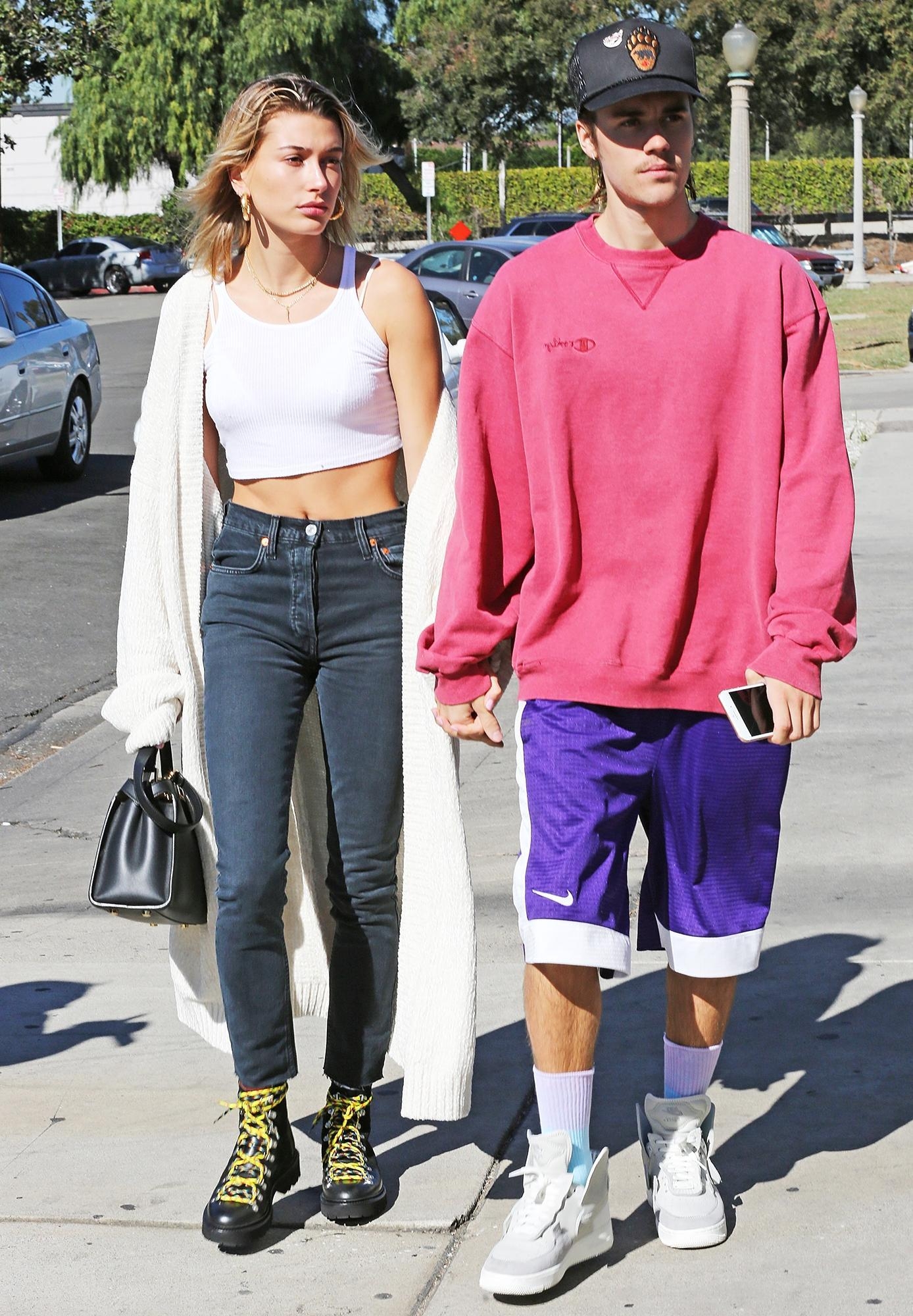 1390x2000 Entertainment: Justin Bieber and Hailey Baldwin May Buy Demi, Phone