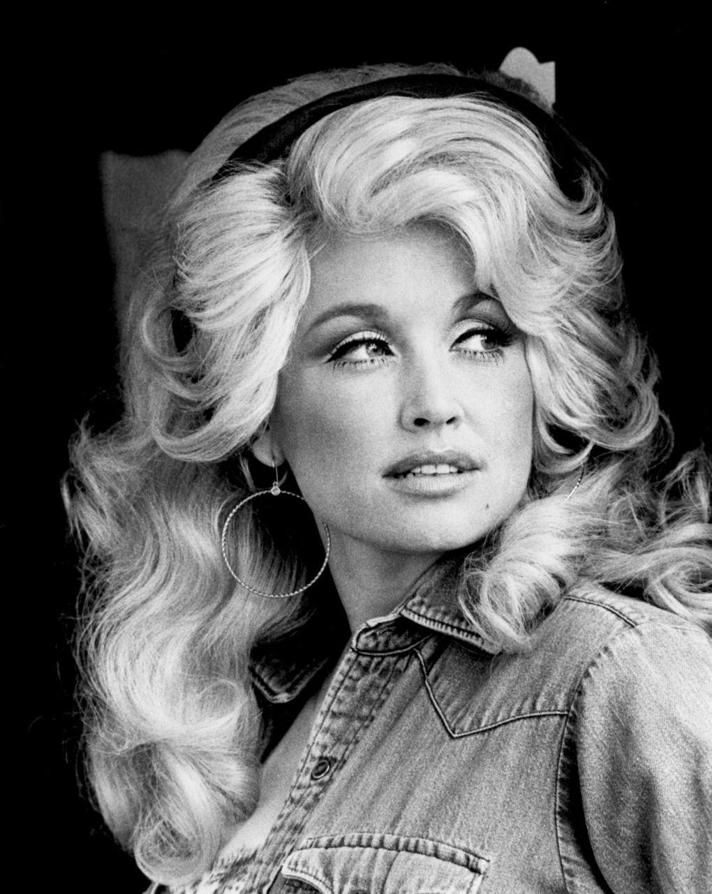 1020x1280 Awesome Dolly Parton HD Wallpaper Free Download, Phone