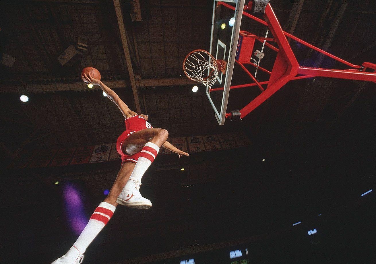 1310x920 Rare SI Photo of Julius Erving, Desktop