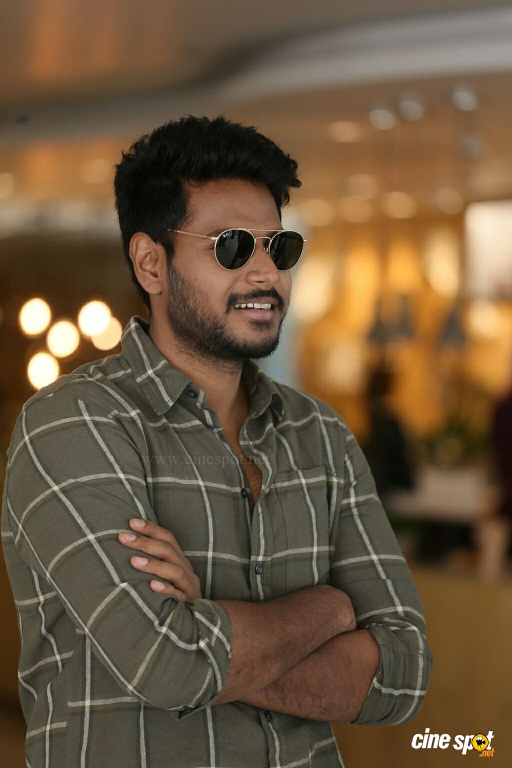 1030x1540 Ninu Veedani Needanu Nene Actor Sundeep Kishan Interview Photo (30), Phone