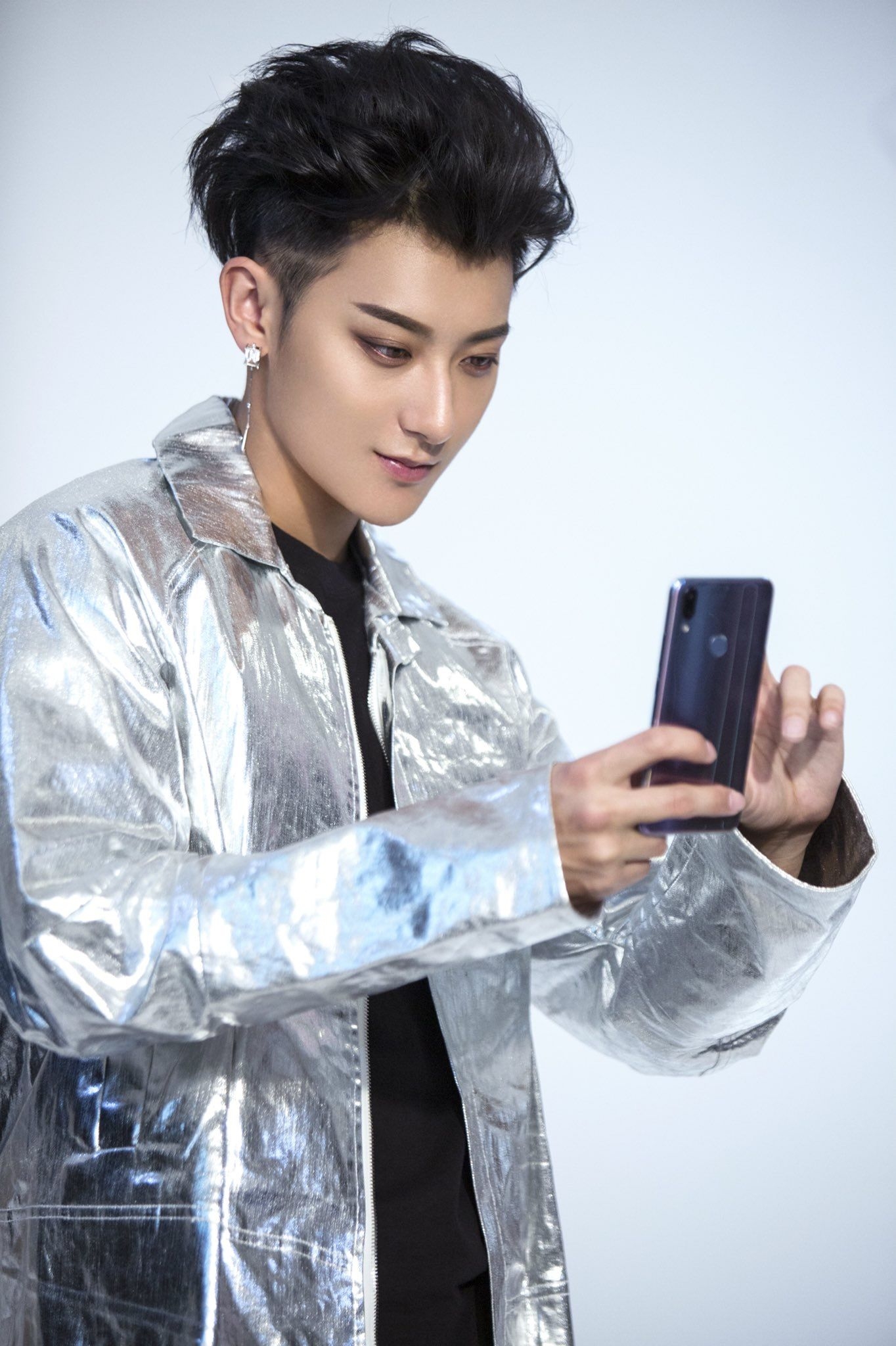 1370x2050 #ZTAO x SUGAR PHONE S20 promotional picture #tao. Tao exo, Zi tao, Huang zi tao, Phone