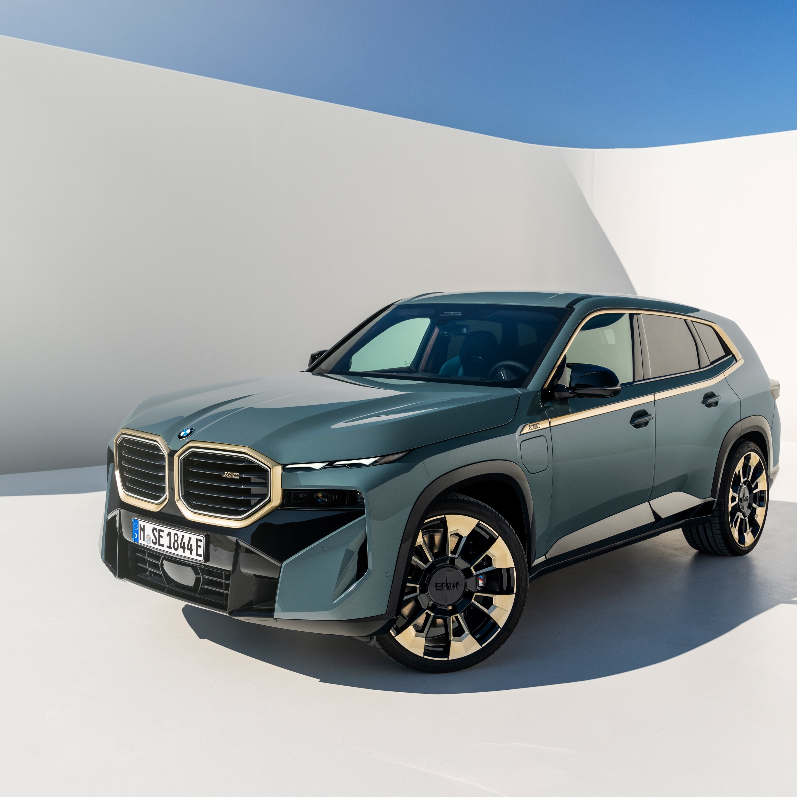 2740x2740 BMW XM Wallpaper 4K, Super SUV, Cars, Phone