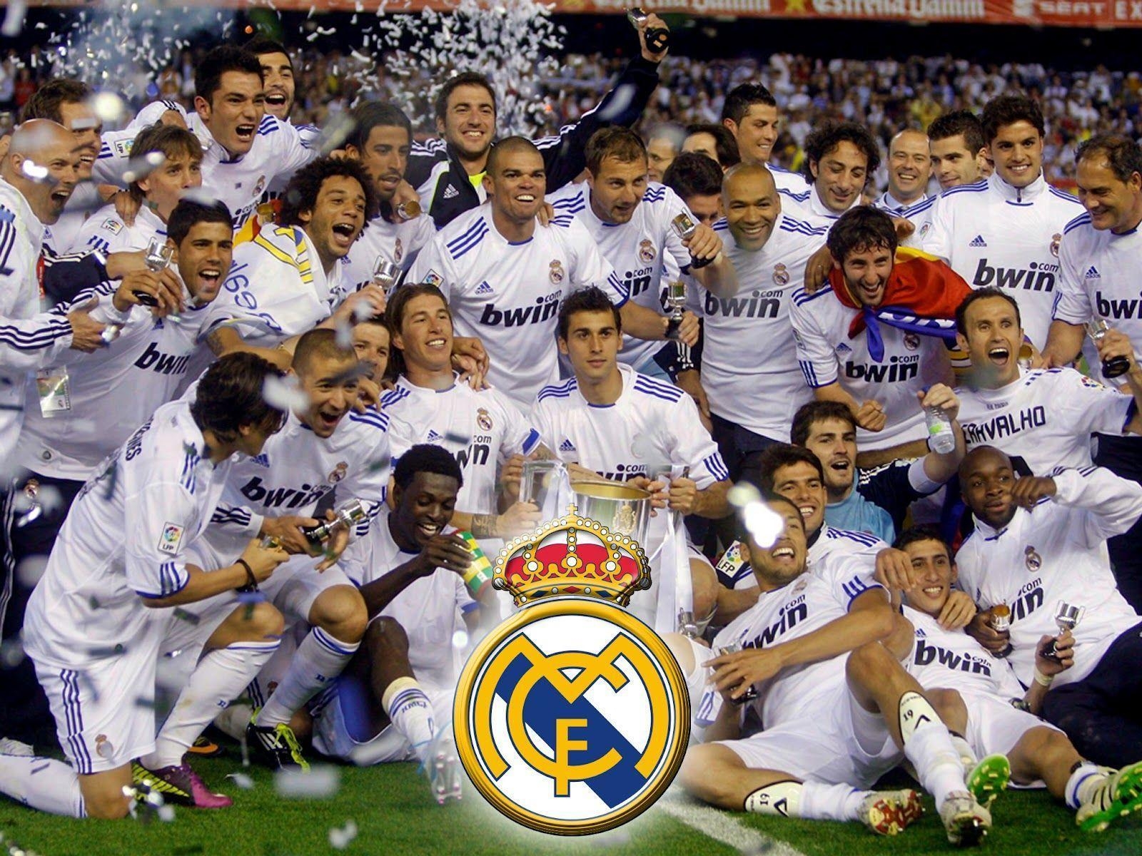 1600x1200 3000x1997px Real Madrid Team (1319.88 KB).02.2015, Desktop