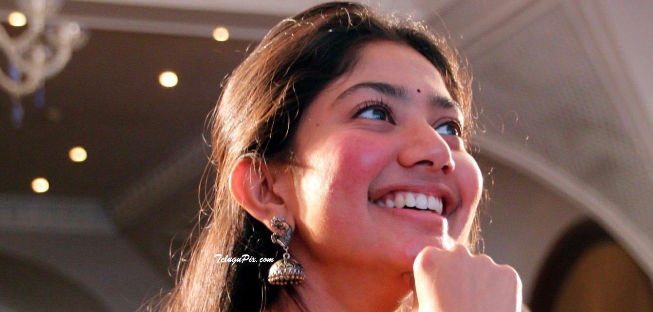 1350x640 Sai Pallavi in Saree HQ Photo Latest New Cute HD Pics image, Dual Screen