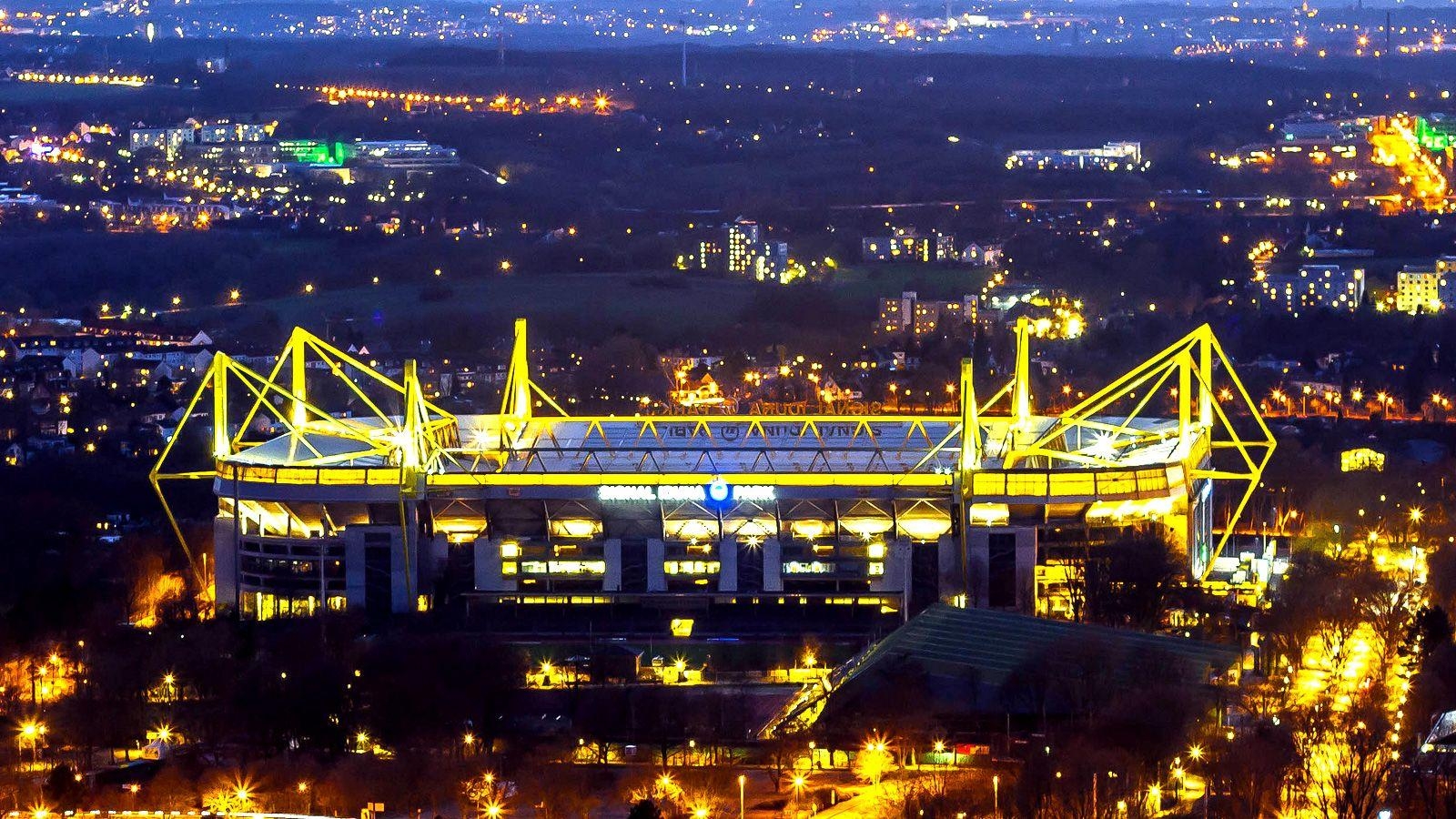 1600x900 Signal Iduna Park Stadium, Desktop