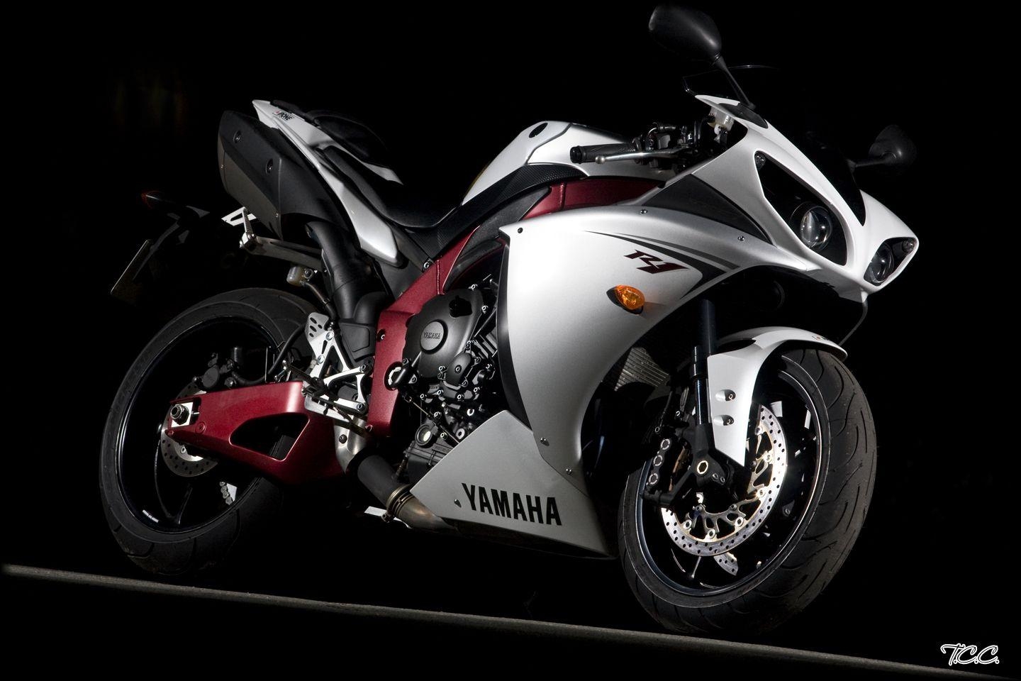 1440x960 Yamaha R1 Wallpaper, Desktop