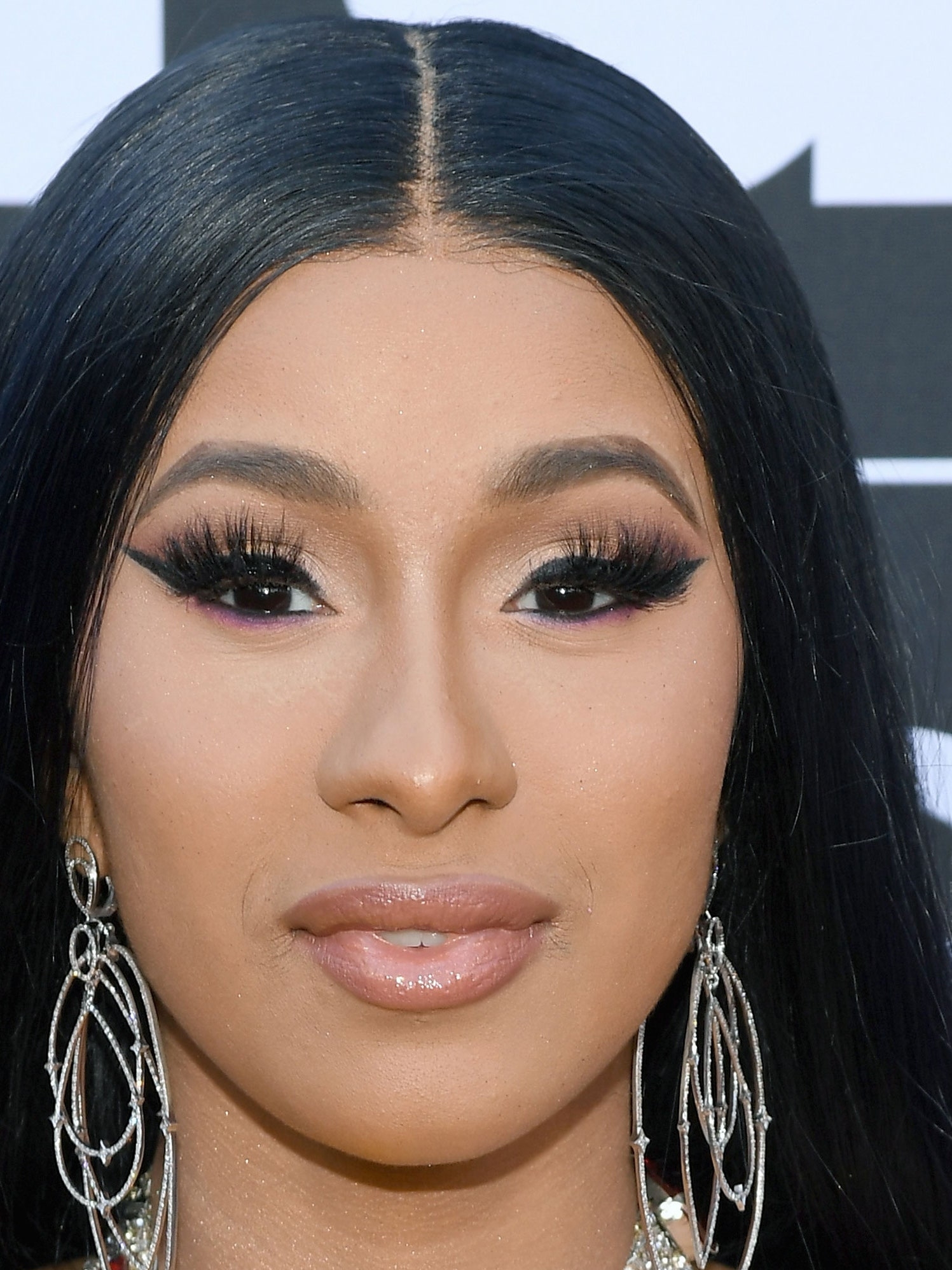 1500x2000 Cardi B Just Debuted Bangs With Her Latest Hair Look, Phone