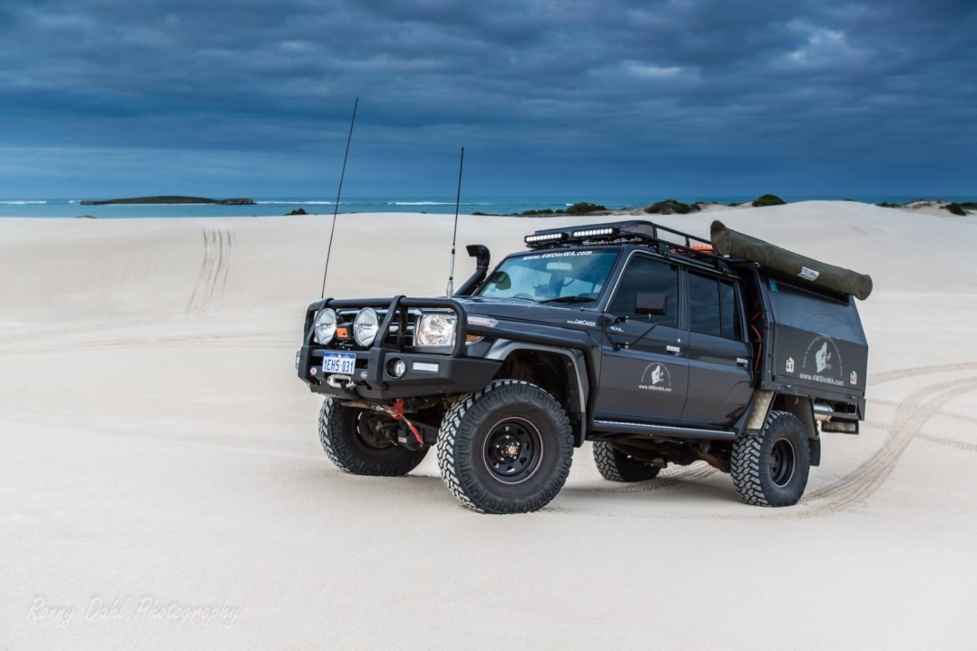 1400x940 series Landcruiser V8 Turbo Diesel Dual cab Ute Review, Desktop