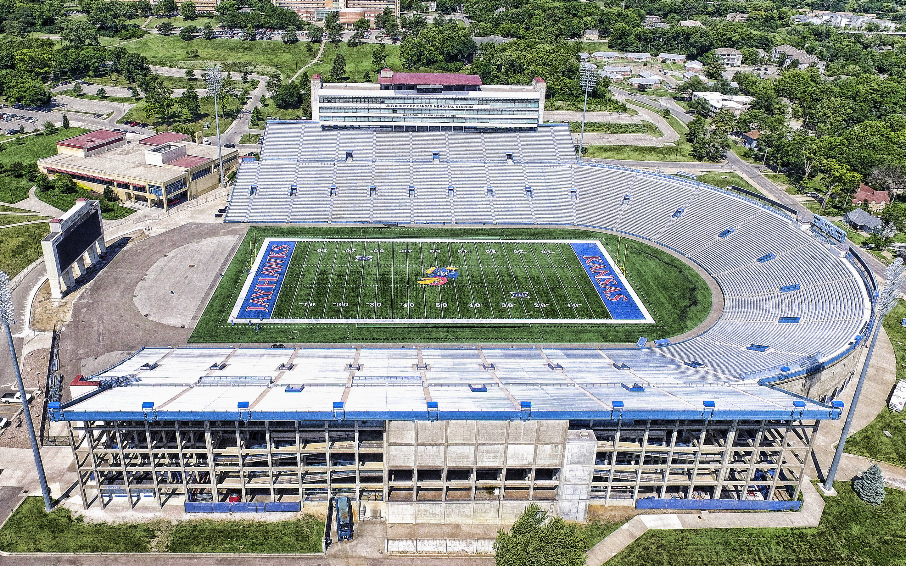 2880x1800 Download wallpaper David Booth Kansas Memorial Stadium, Lawrence, Kansas, Kansas Jayhawks Stadium, University of Kansas, football stadium, NCAA, USA, Kansas Jayhawks football, American football for desktop with resolution. High Quality HD, Desktop