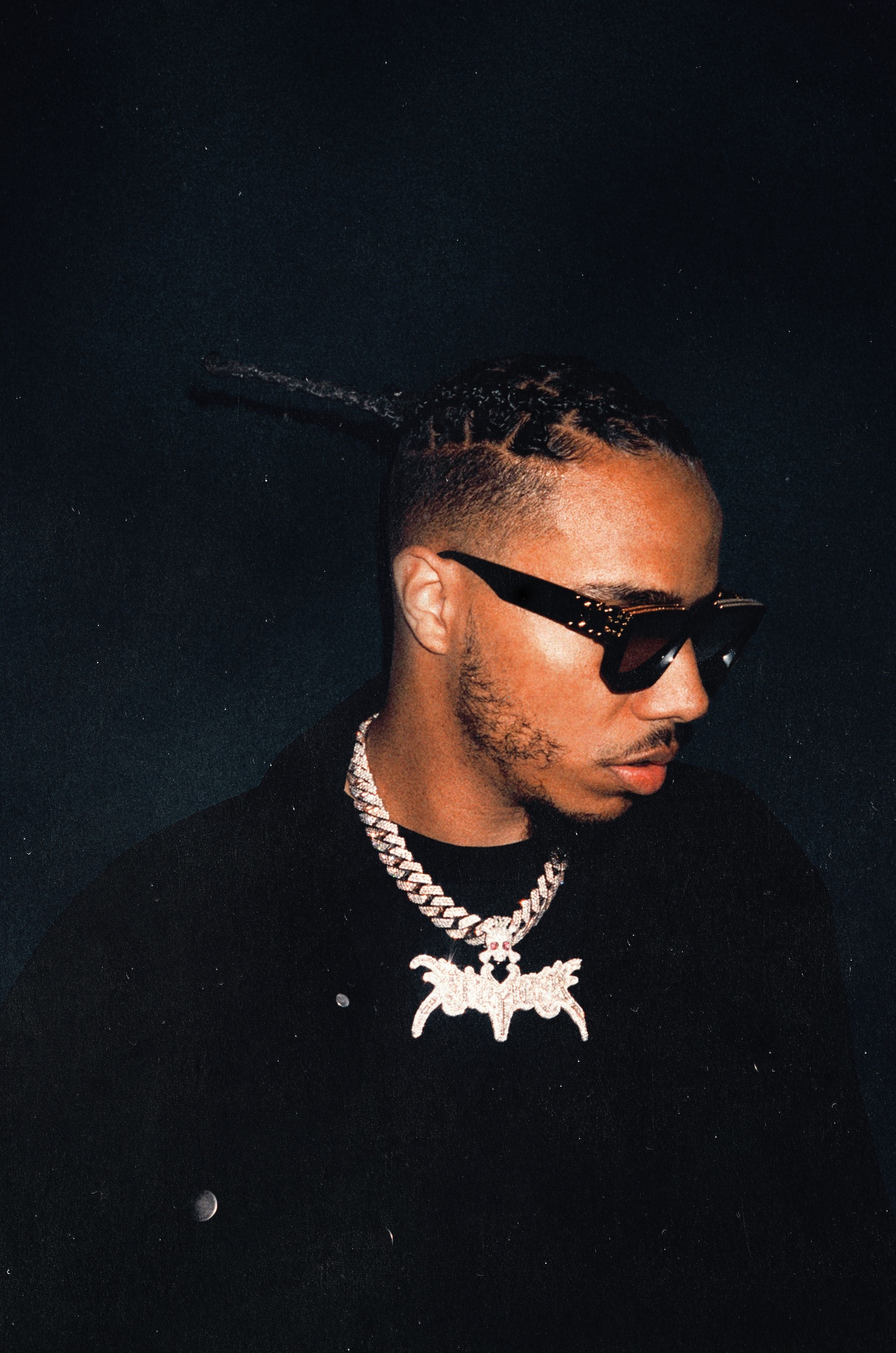 2050x3100 AJ Tracey, Phone