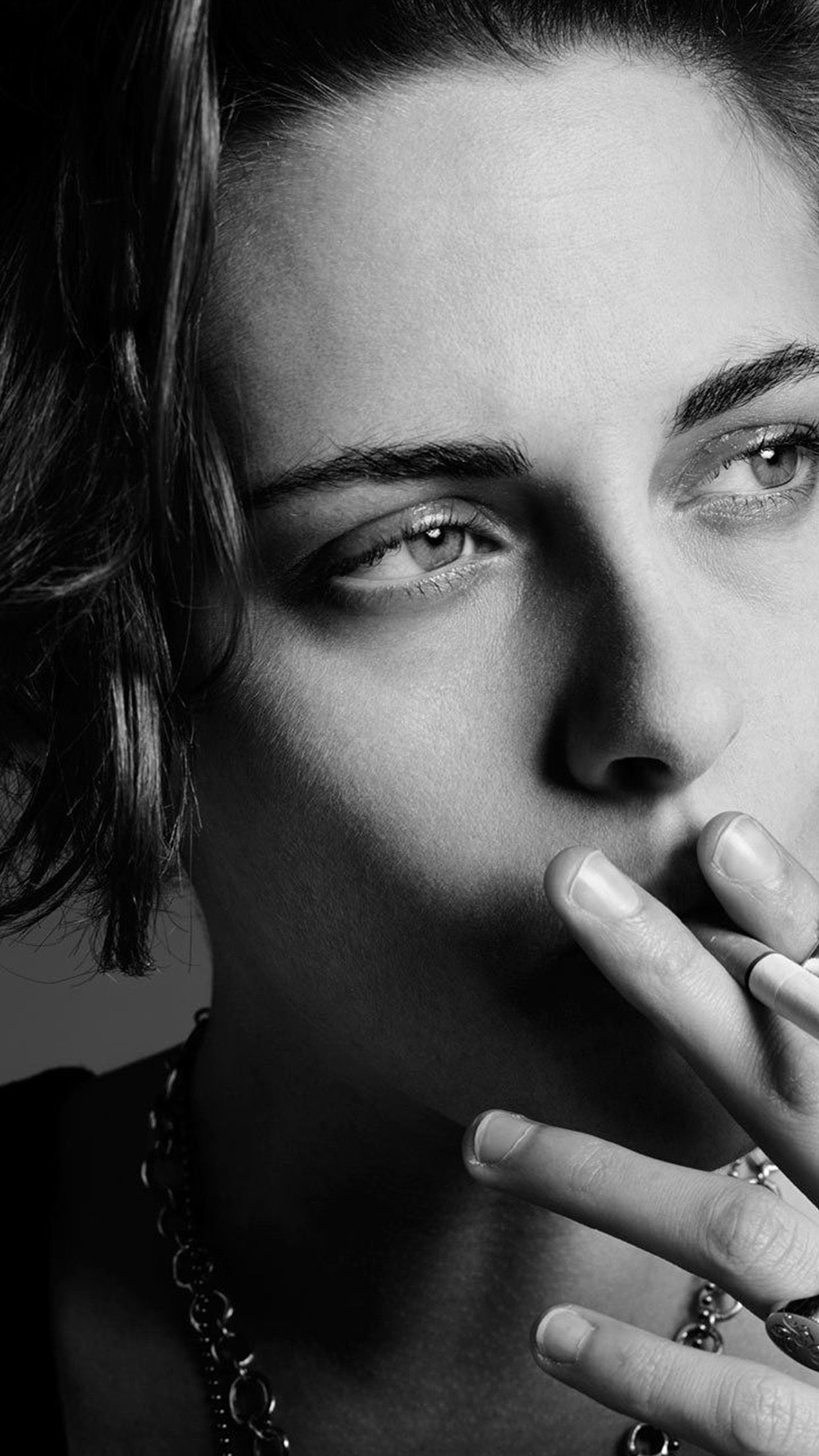 1250x2210 Kristen Stewart Bw Girl Smoke Film Actress Celebrity Beauty, Phone